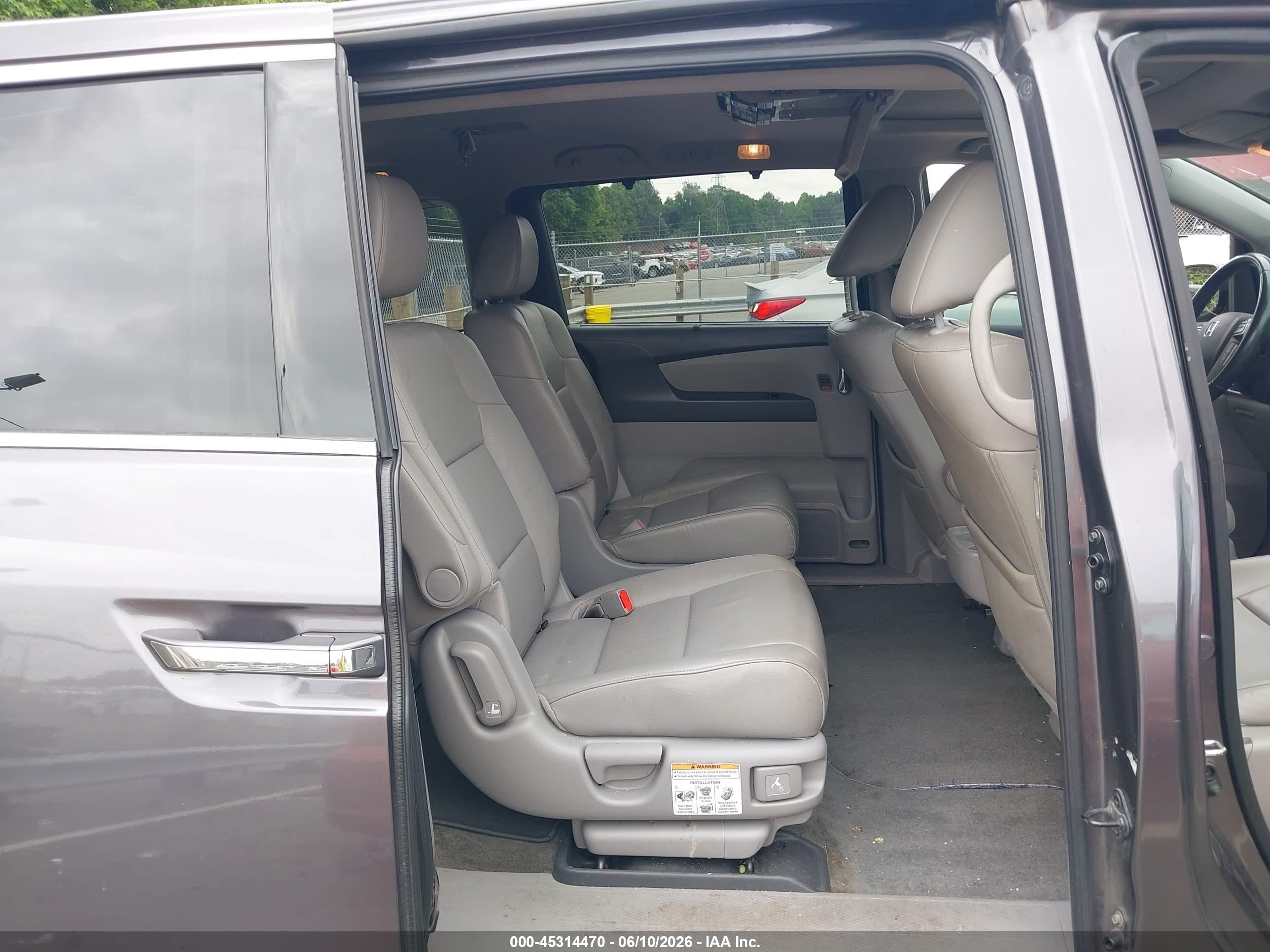 2015 Honda Odyssey Touring/touring Elite Gray vin: 5FNRL5H94FB070173