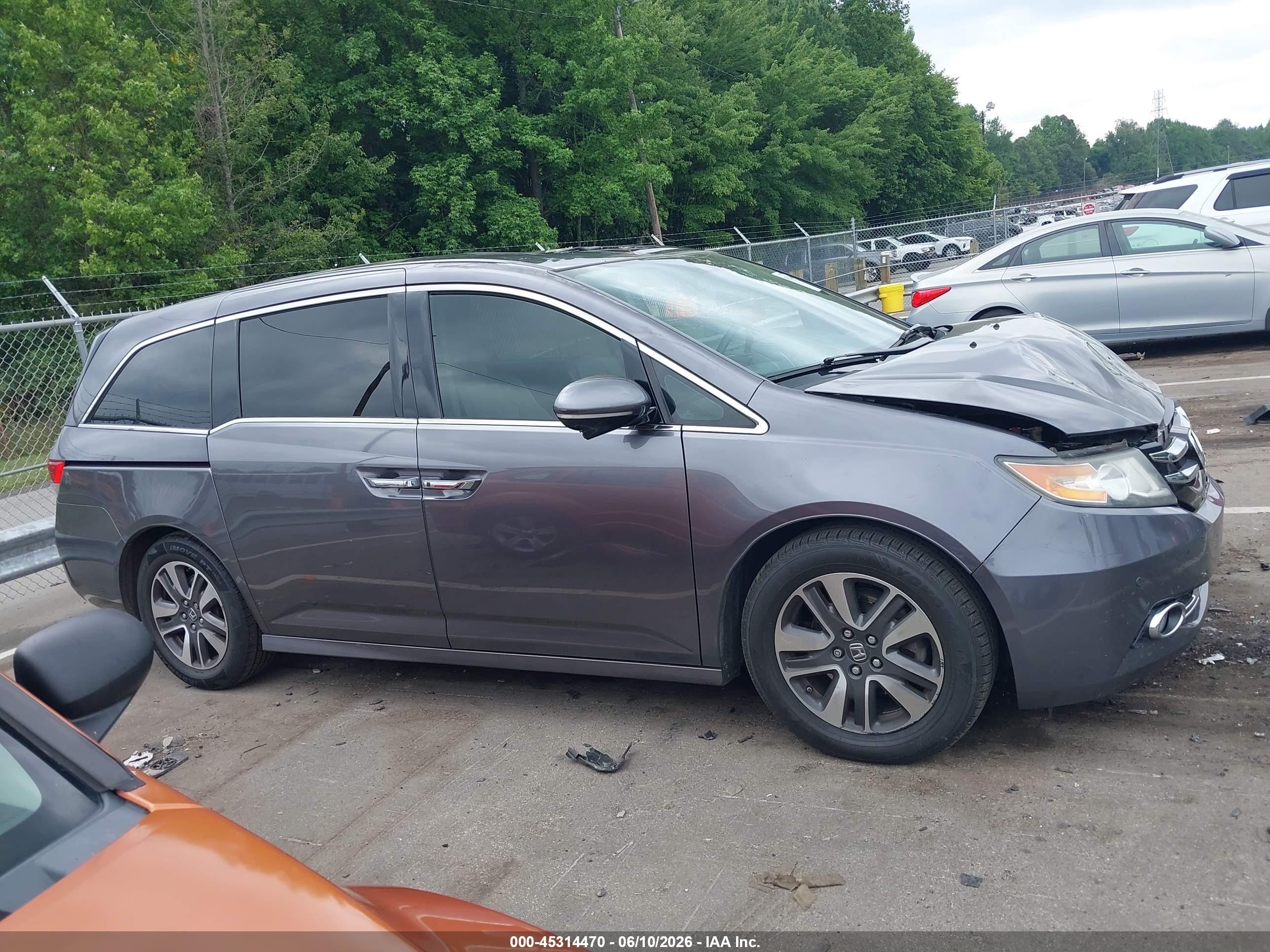 2015 Honda Odyssey Touring/touring Elite Gray vin: 5FNRL5H94FB070173