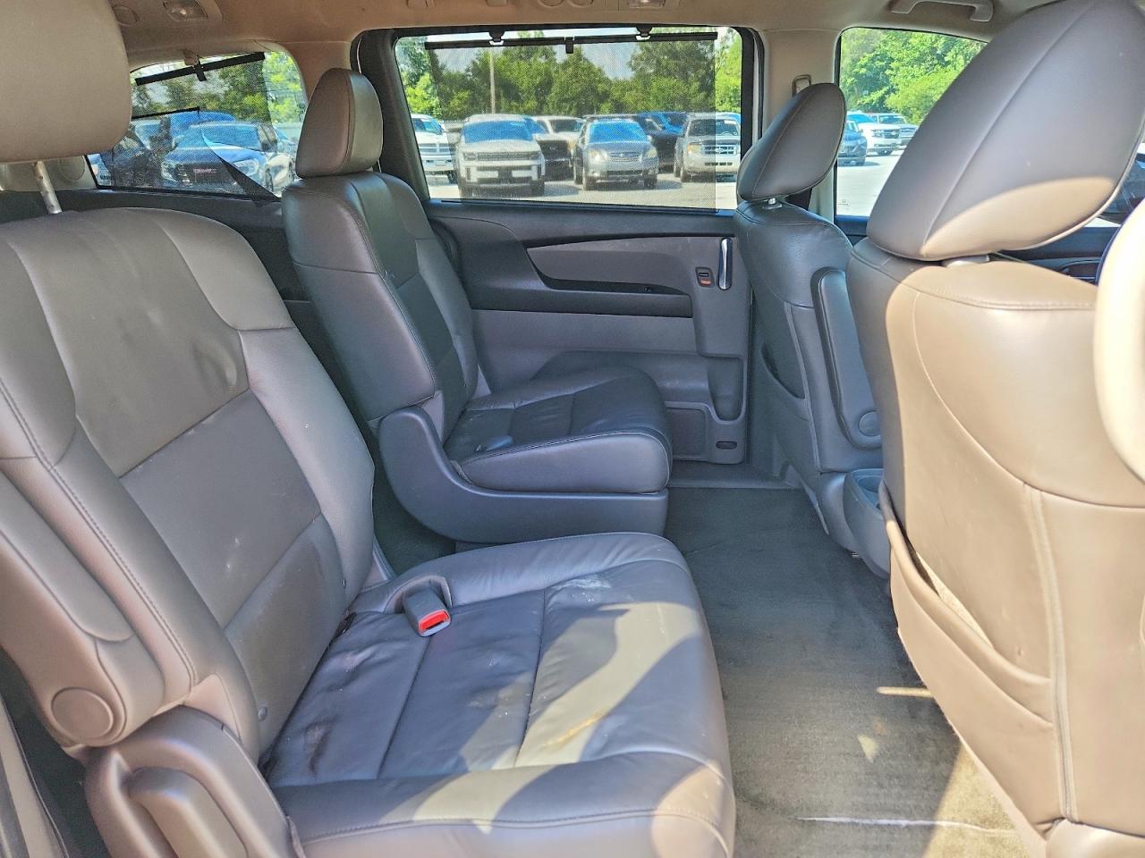 2015 Honda Odyssey Touring White vin: 5FNRL5H94FB071923