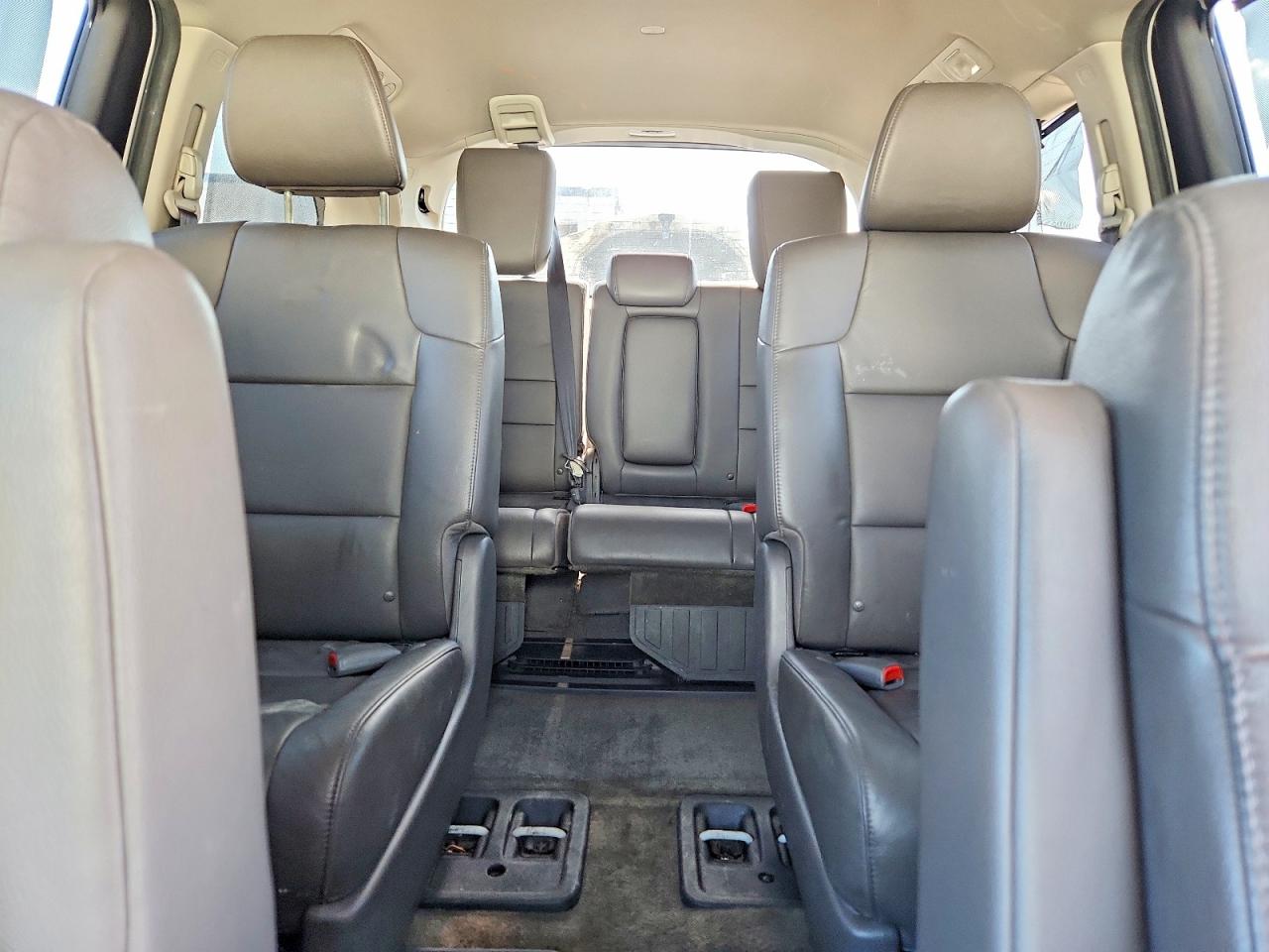 2015 Honda Odyssey Touring White vin: 5FNRL5H94FB071923