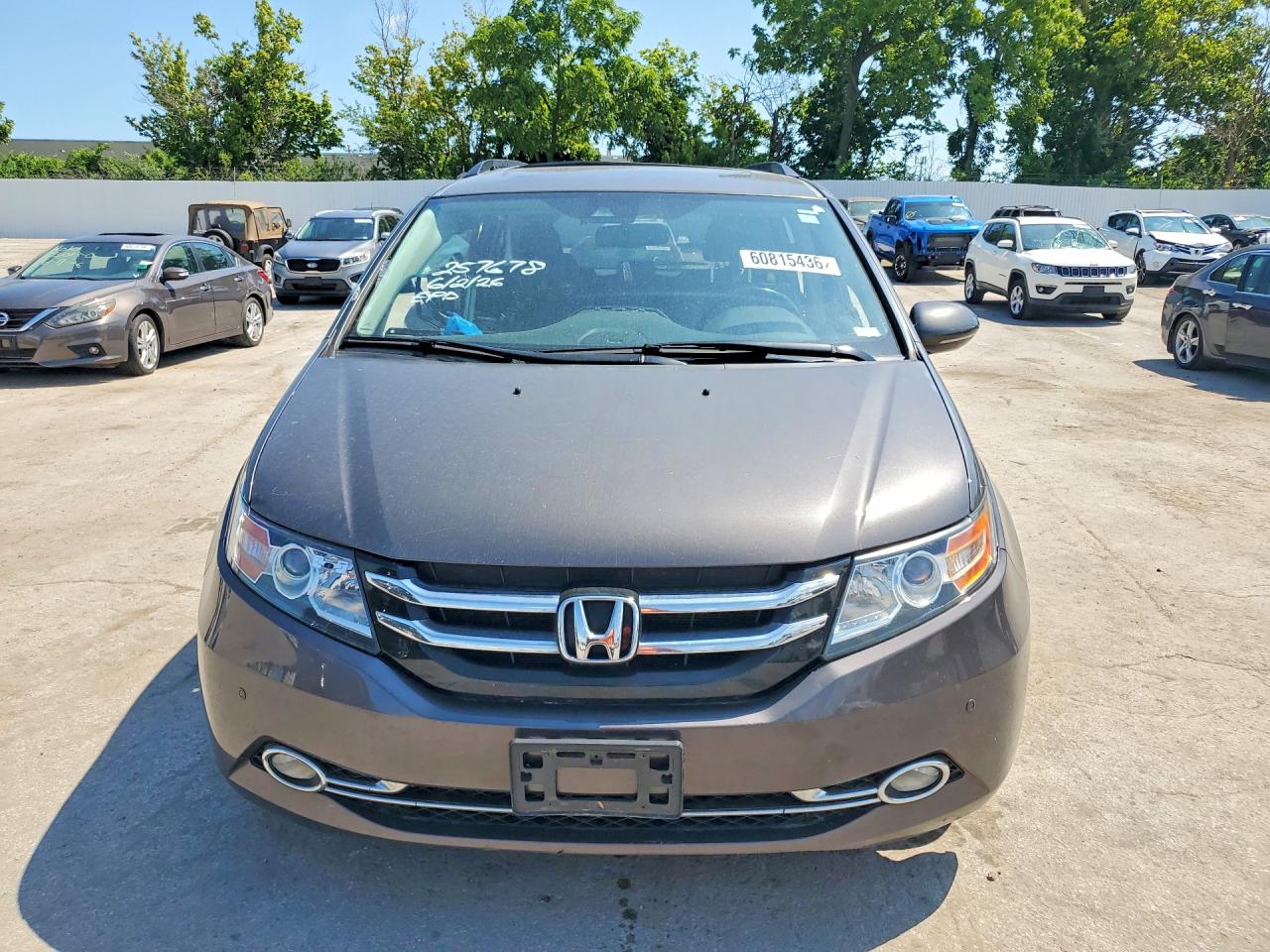 2015 Honda Odyssey Touring Silver vin: 5FNRL5H94FB077494