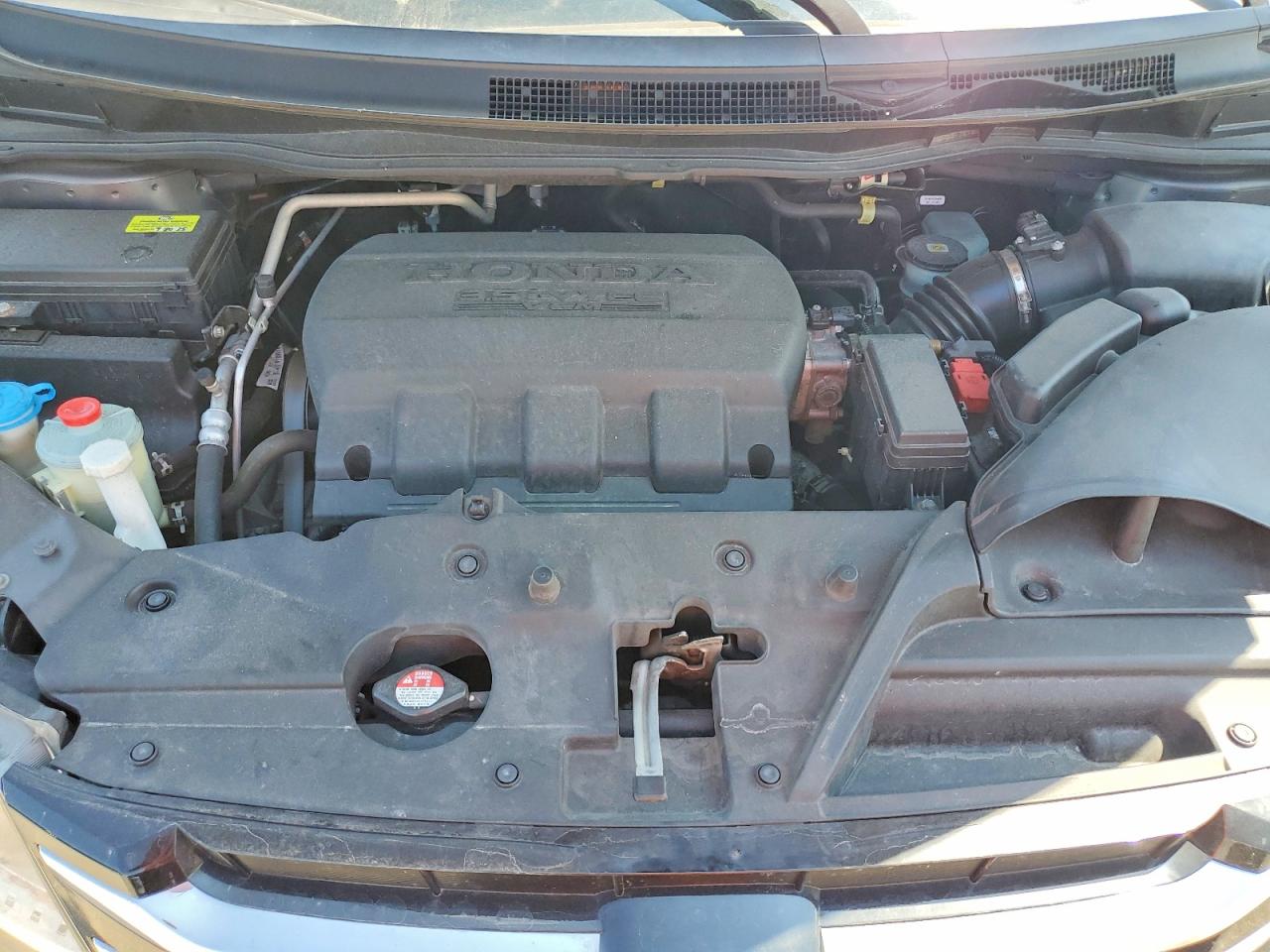 2015 Honda Odyssey Touring Silver vin: 5FNRL5H94FB077494