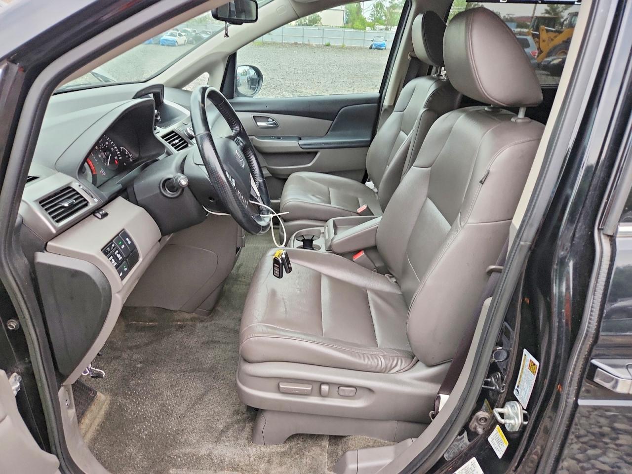 2015 Honda Odyssey Touring Black vin: 5FNRL5H94FB109408