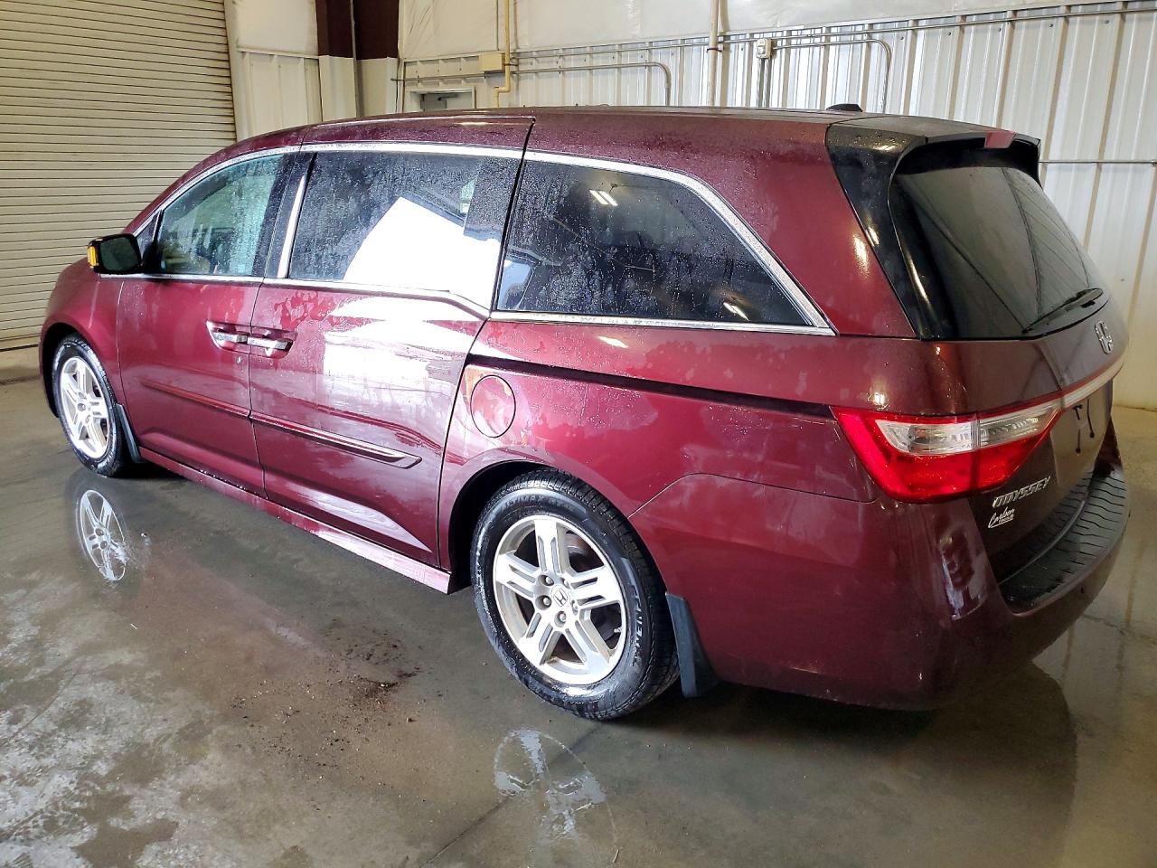 2011 Honda Odyssey Touring Maroon vin: 5FNRL5H95BB018335