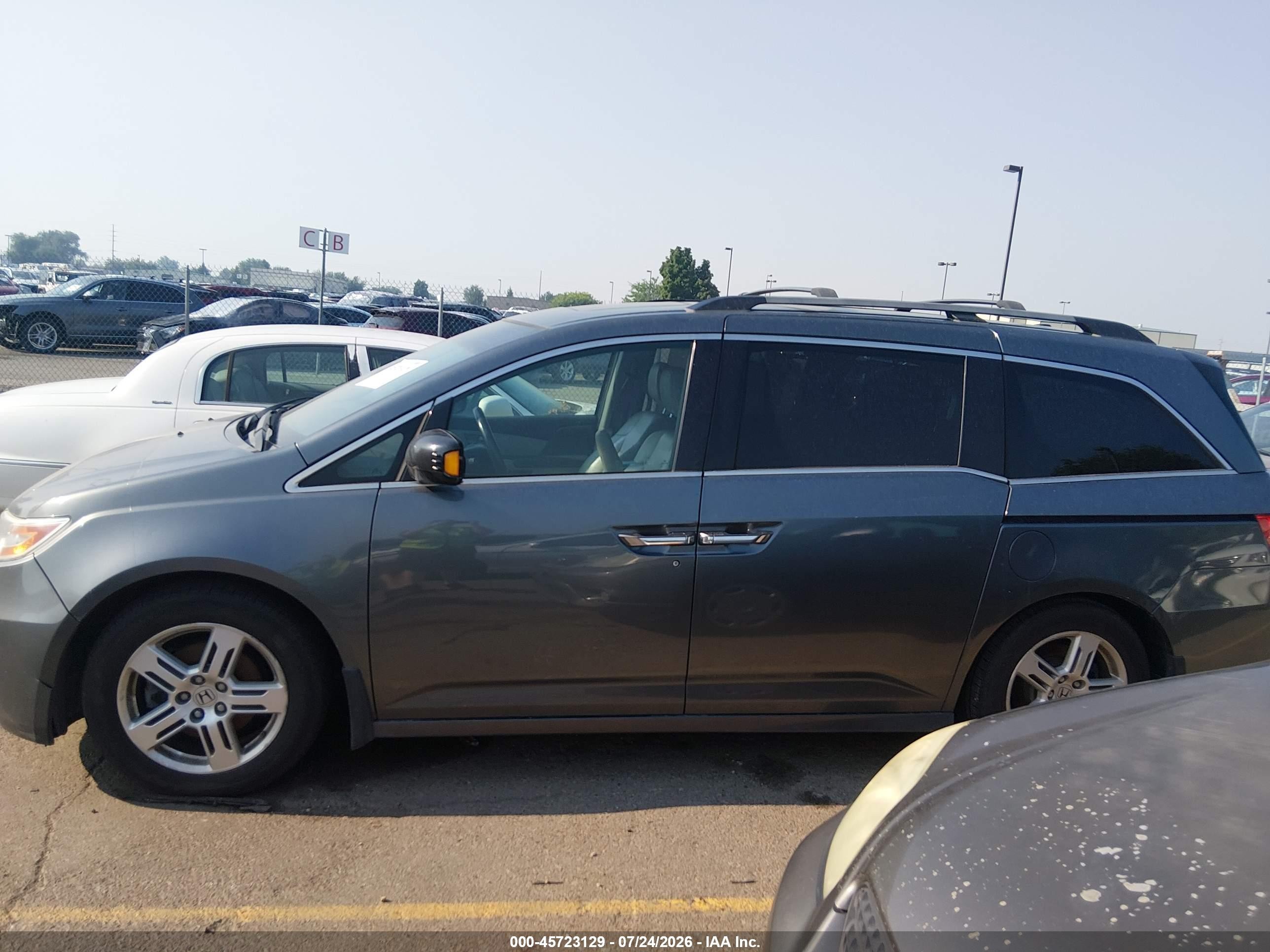 2011 Honda Odyssey Touring/touring Elite Gray vin: 5FNRL5H95BB036317