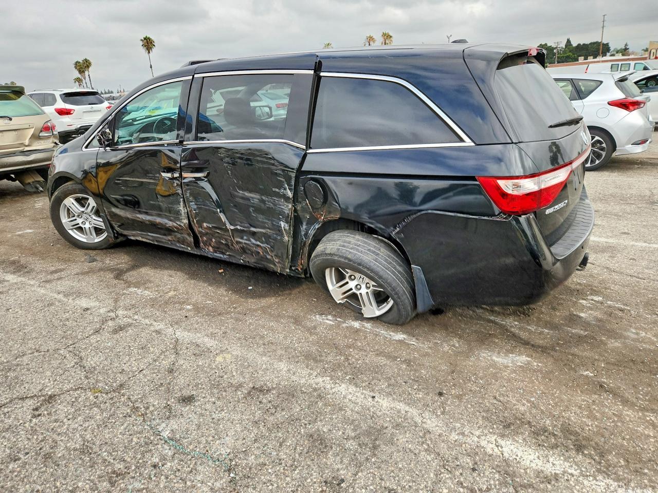 2011 Honda Odyssey Touring Черный vin: 5FNRL5H95BB049116