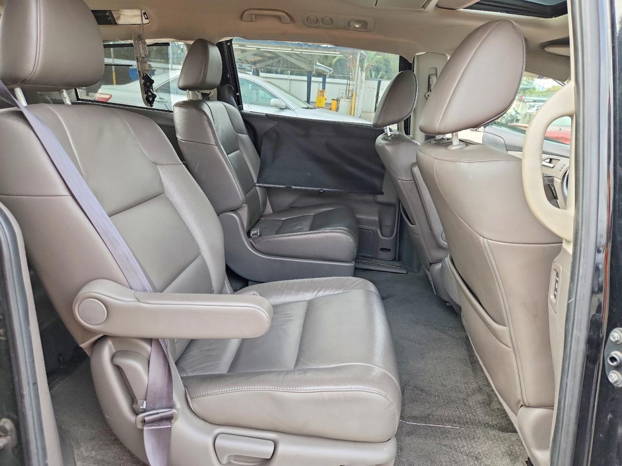 2011 Honda Odyssey Touring Черный vin: 5FNRL5H95BB049116