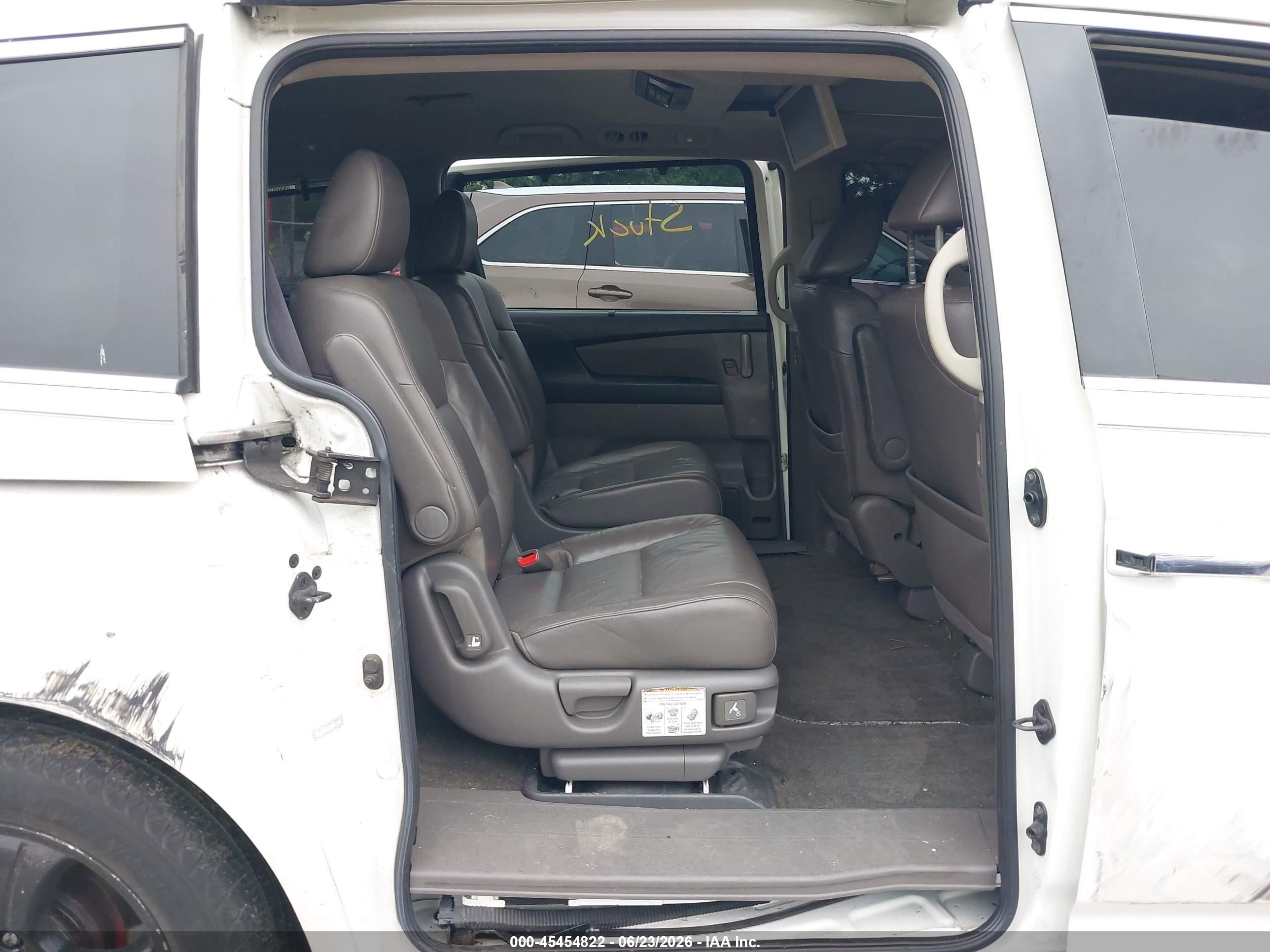 2012 Honda Odyssey Touring/touring Elite White vin: 5FNRL5H95CB034472