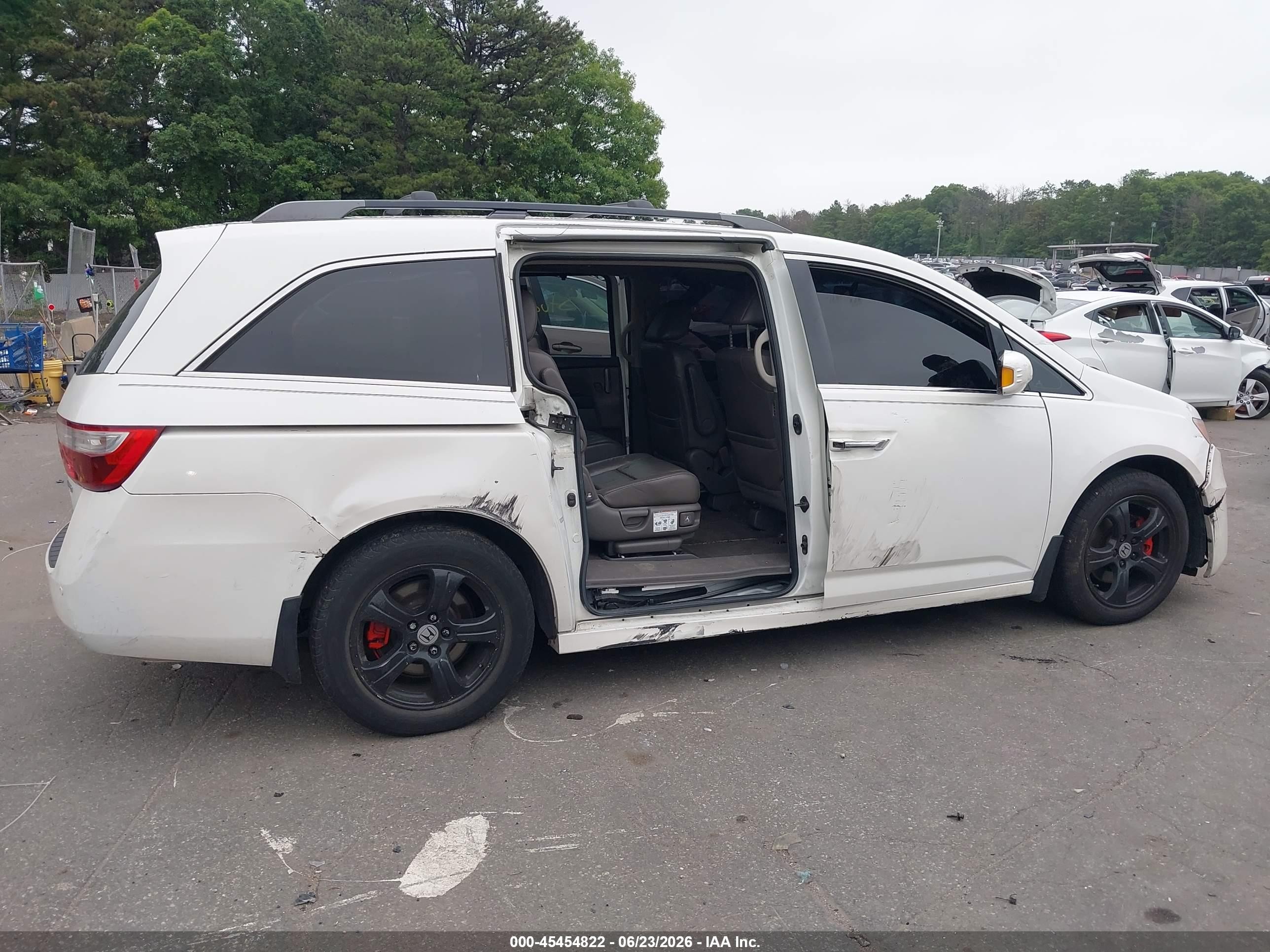 2012 Honda Odyssey Touring/touring Elite White vin: 5FNRL5H95CB034472