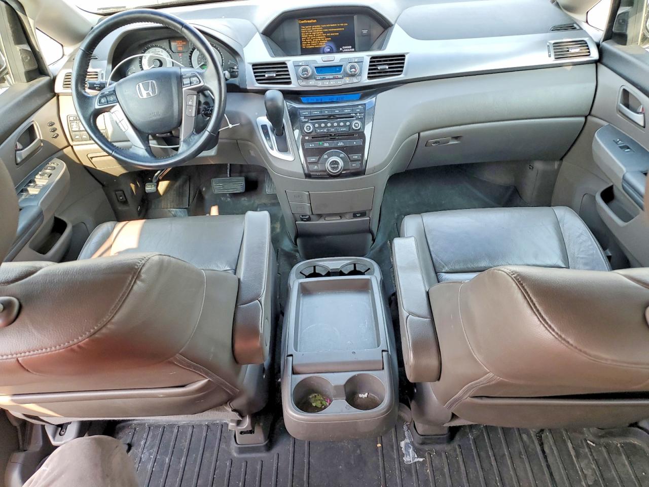 2012 Honda Odyssey Touring White vin: 5FNRL5H95CB090315