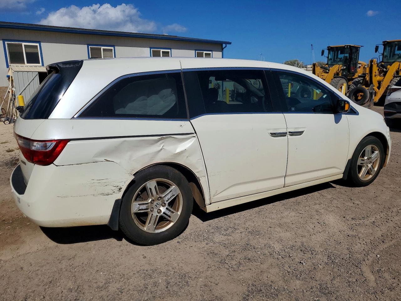 2012 Honda Odyssey Touring White vin: 5FNRL5H95CB109333