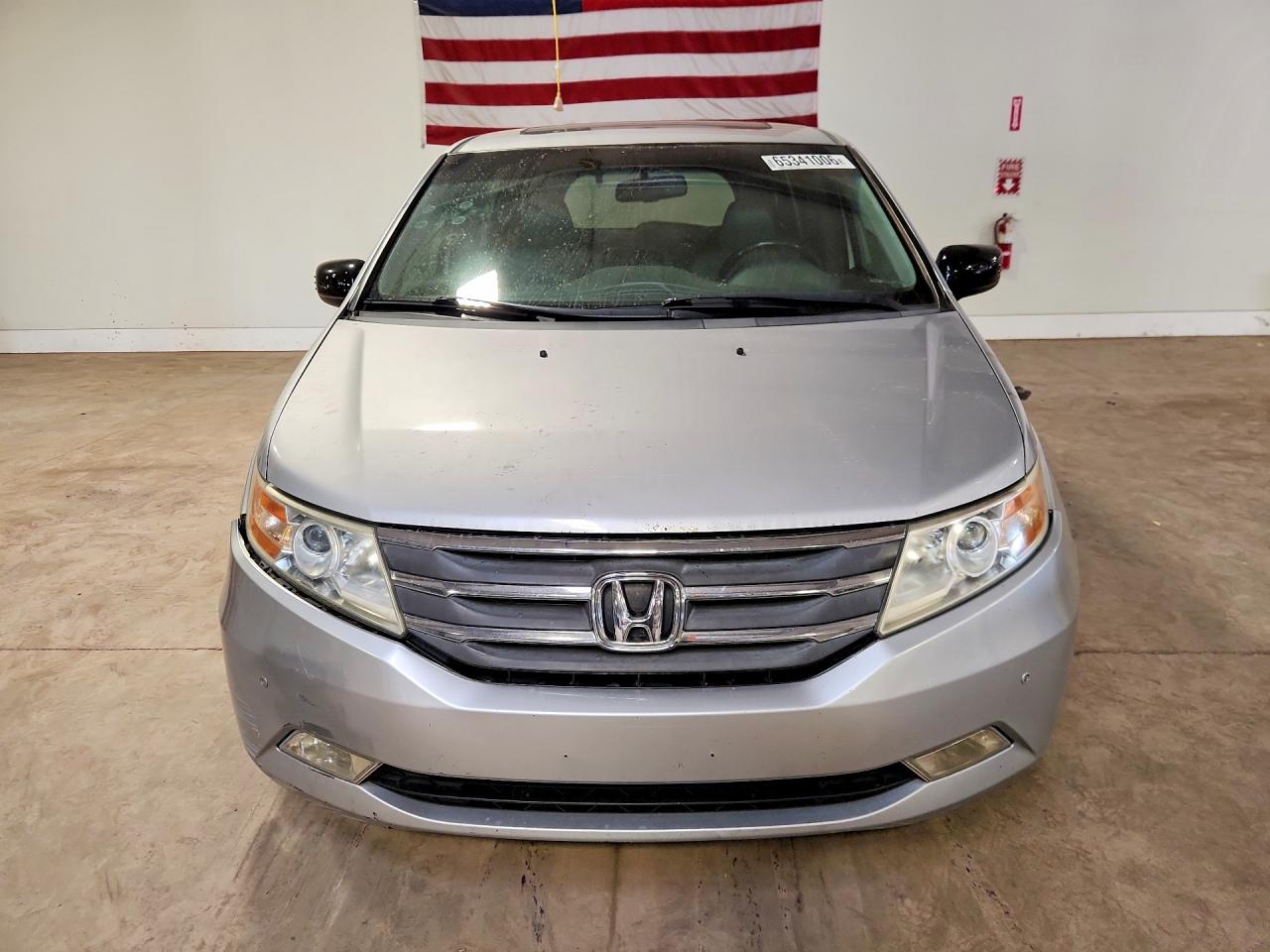 2012 Honda Odyssey Touring Silver vin: 5FNRL5H95CB114323