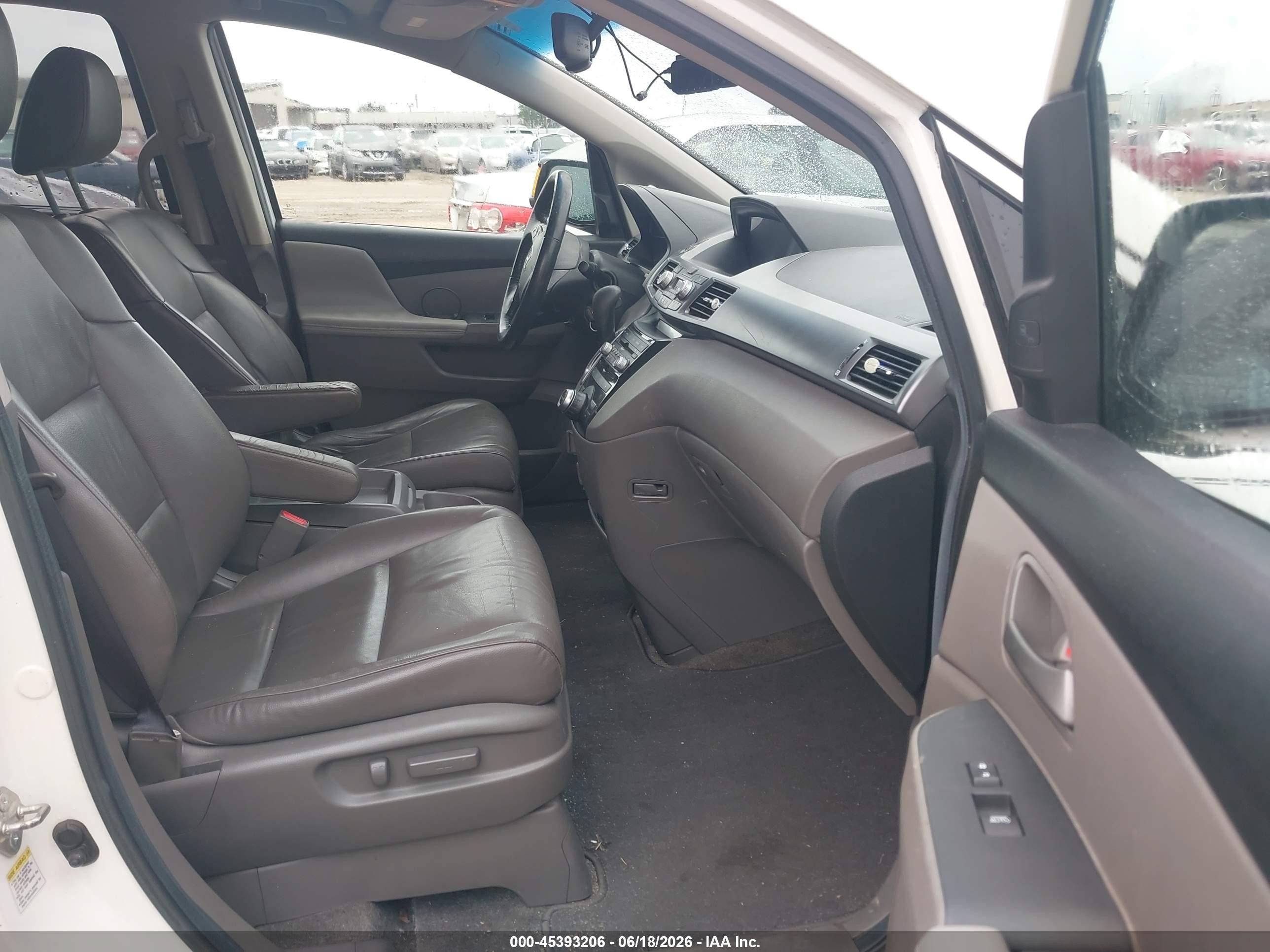 2012 Honda Odyssey Touring/touring Elite White vin: 5FNRL5H95CB118923