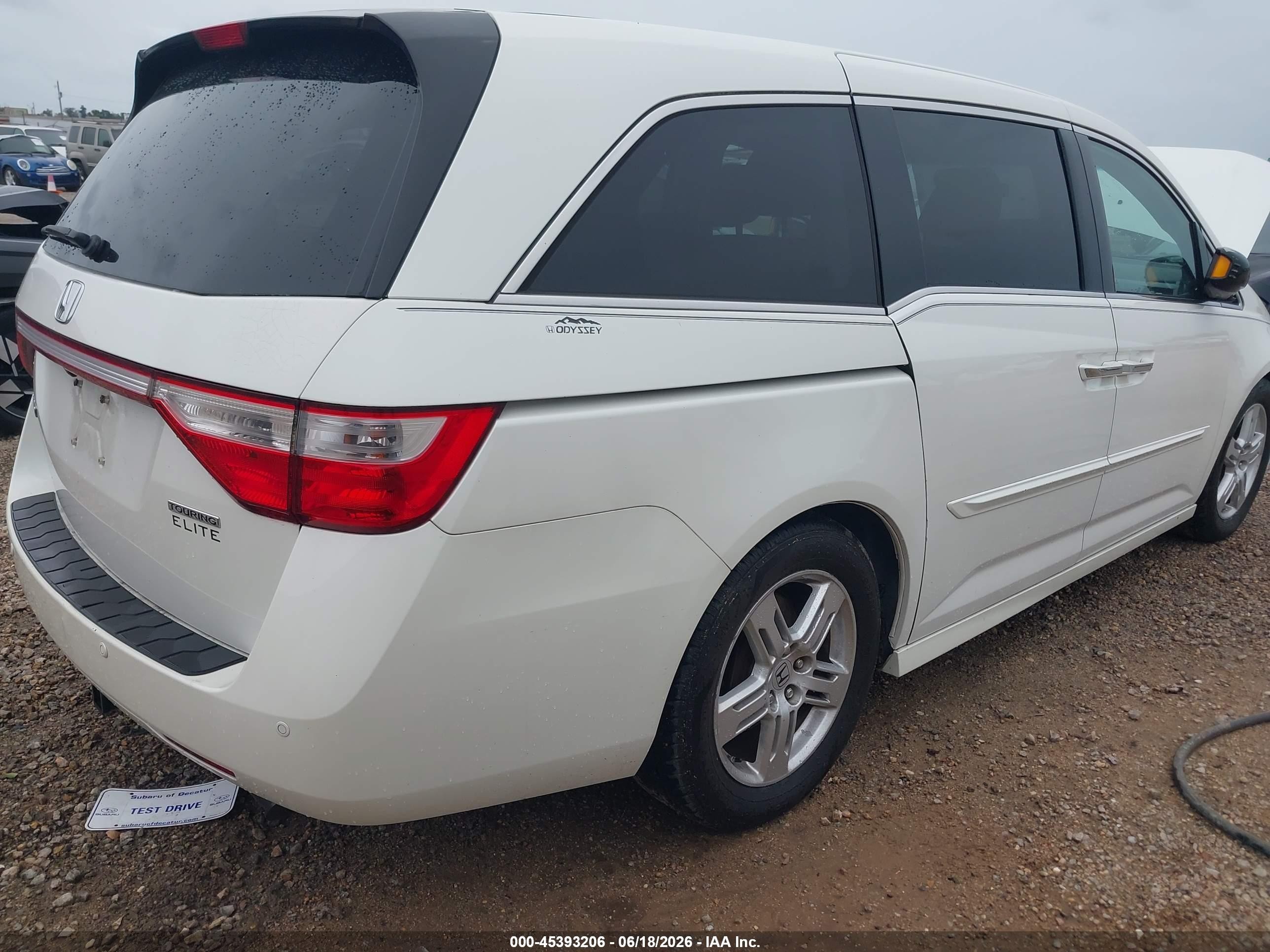 2012 Honda Odyssey Touring/touring Elite White vin: 5FNRL5H95CB118923