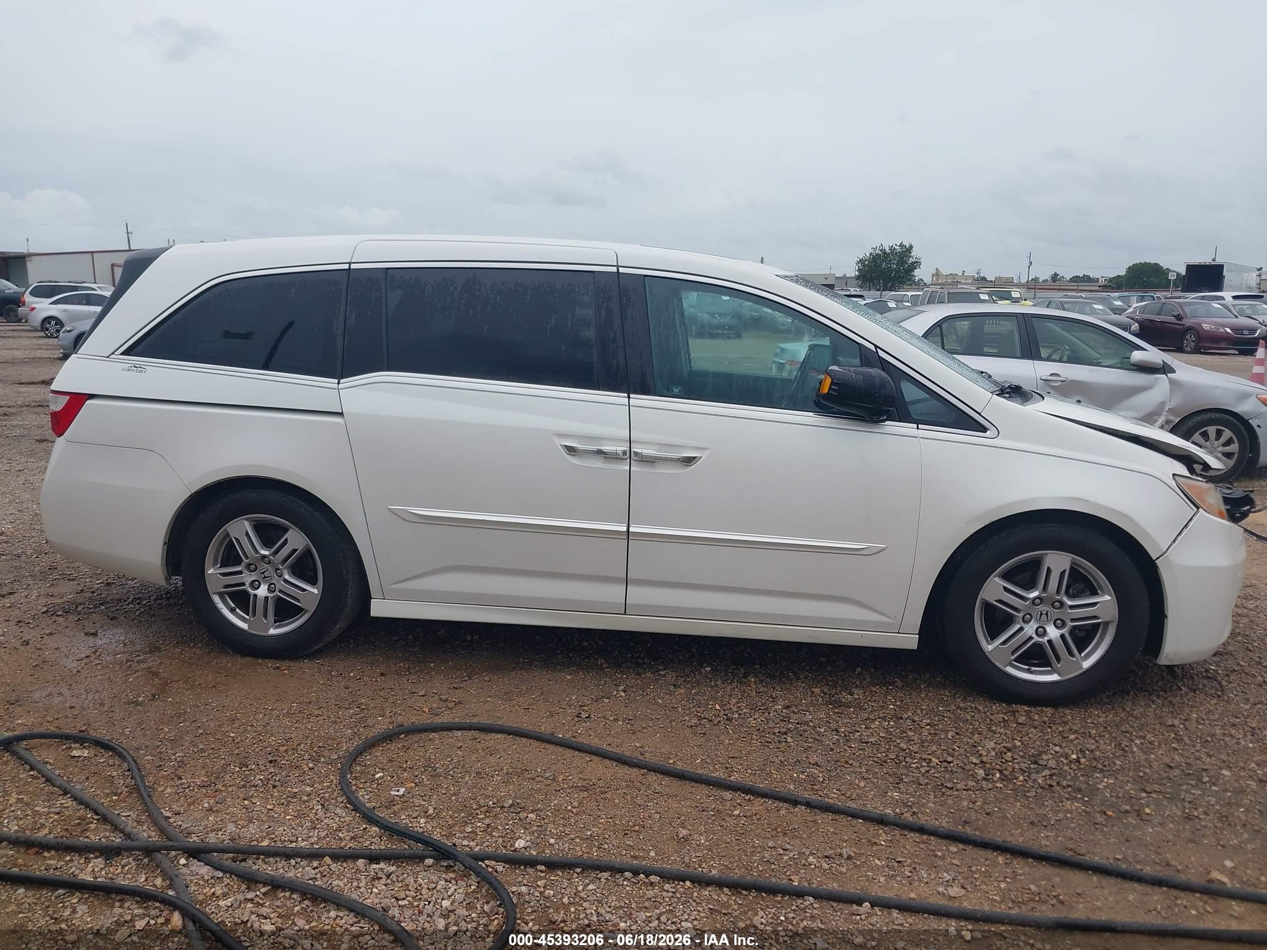 2012 Honda Odyssey Touring/touring Elite White vin: 5FNRL5H95CB118923