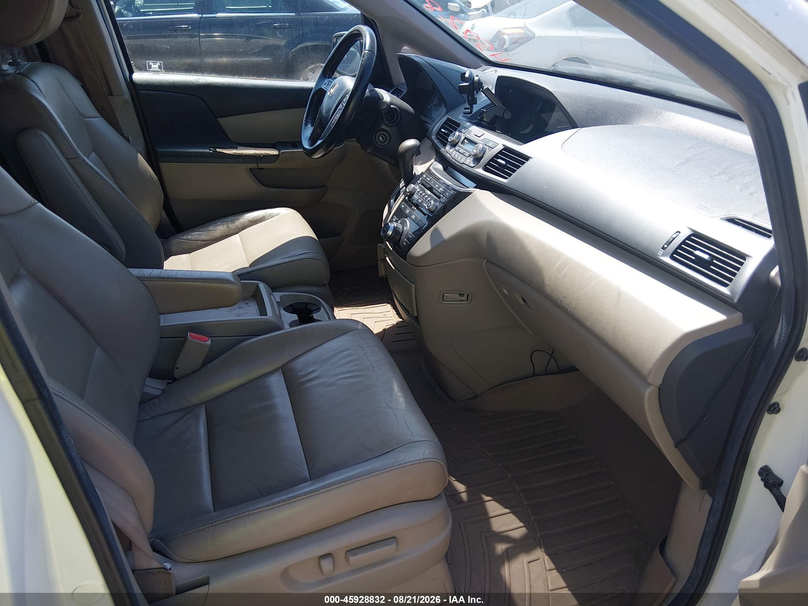 2012 Honda Odyssey Touring/touring Elite White vin: 5FNRL5H95CB146737