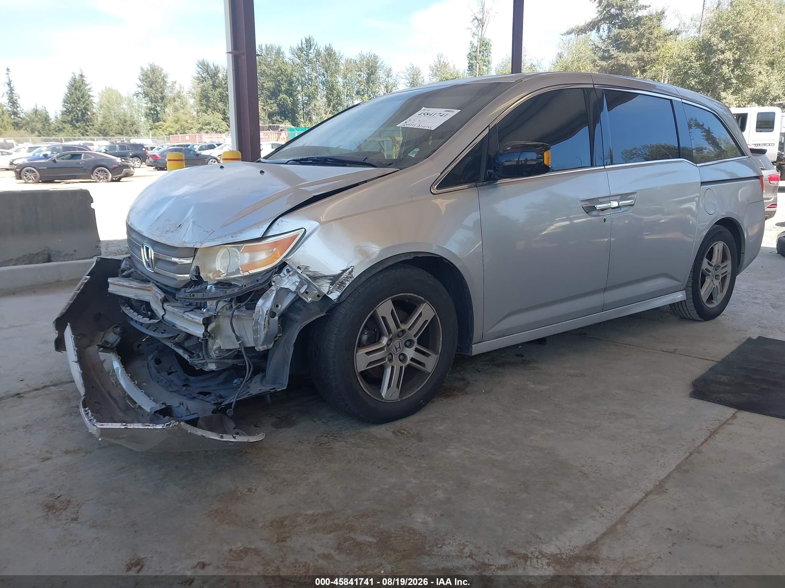 2013 Honda Odyssey Touring/touring Elite Silver vin: 5FNRL5H95DB022615