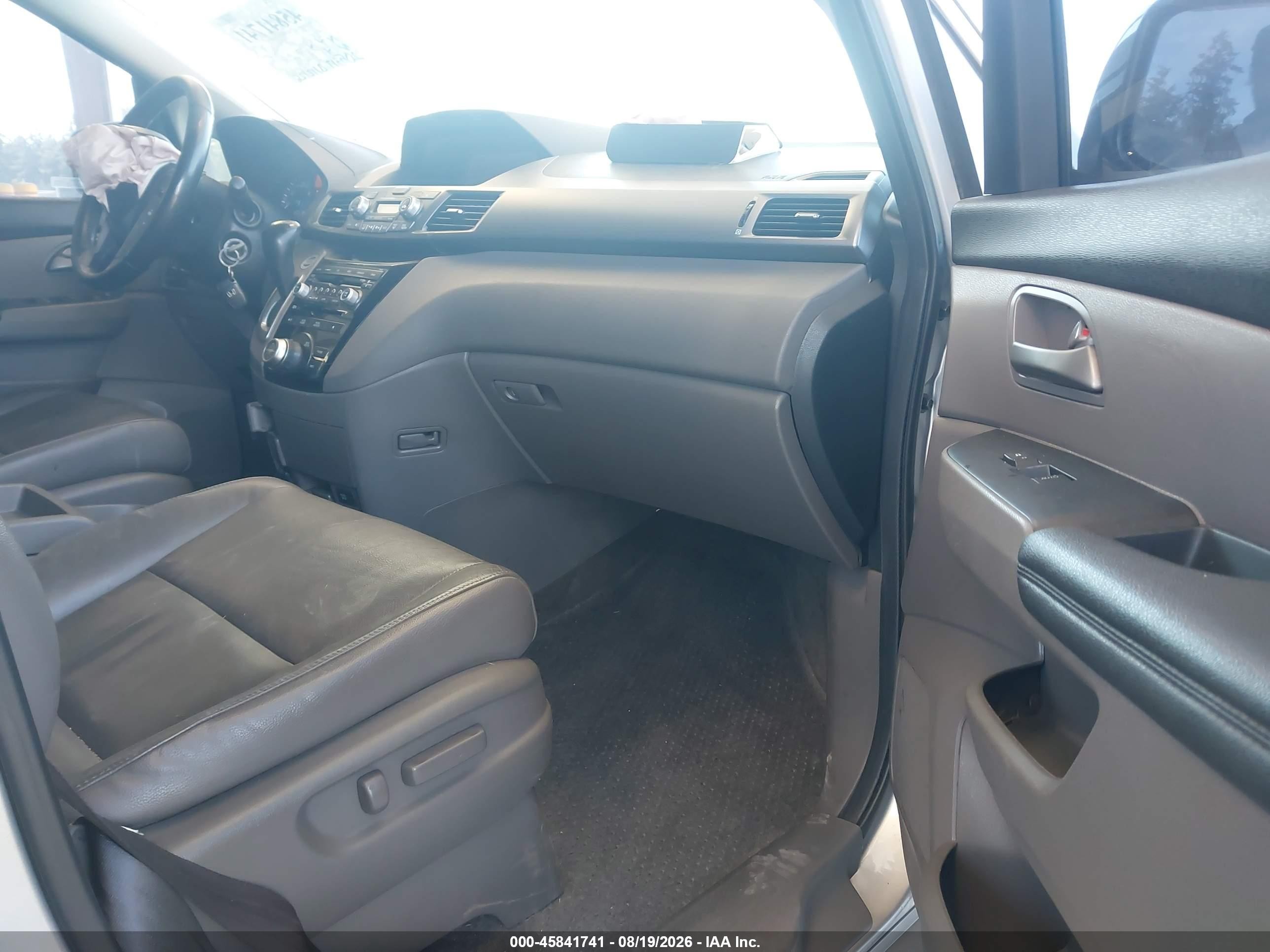 2013 Honda Odyssey Touring/touring Elite Silver vin: 5FNRL5H95DB022615