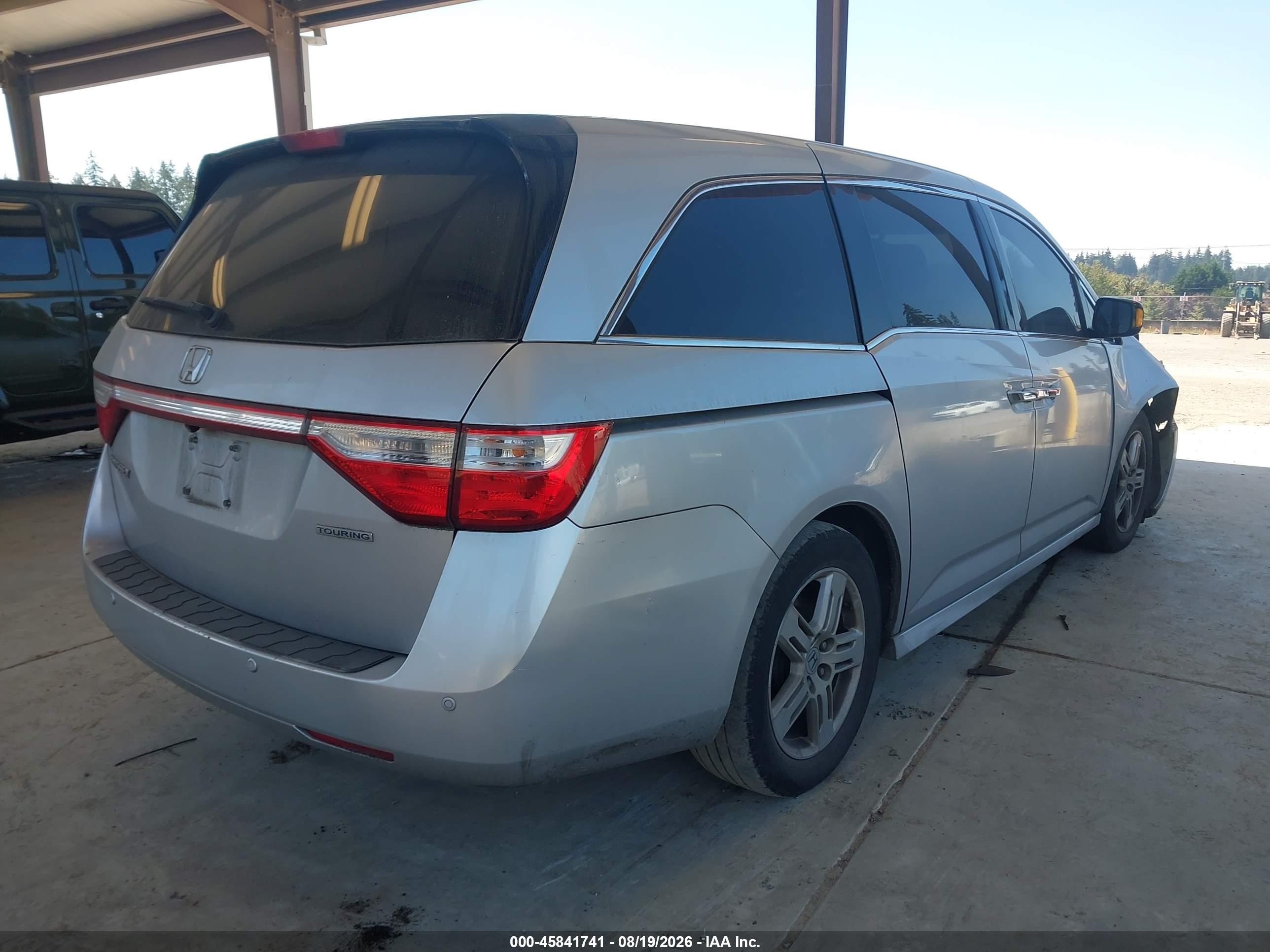 2013 Honda Odyssey Touring/touring Elite Silver vin: 5FNRL5H95DB022615