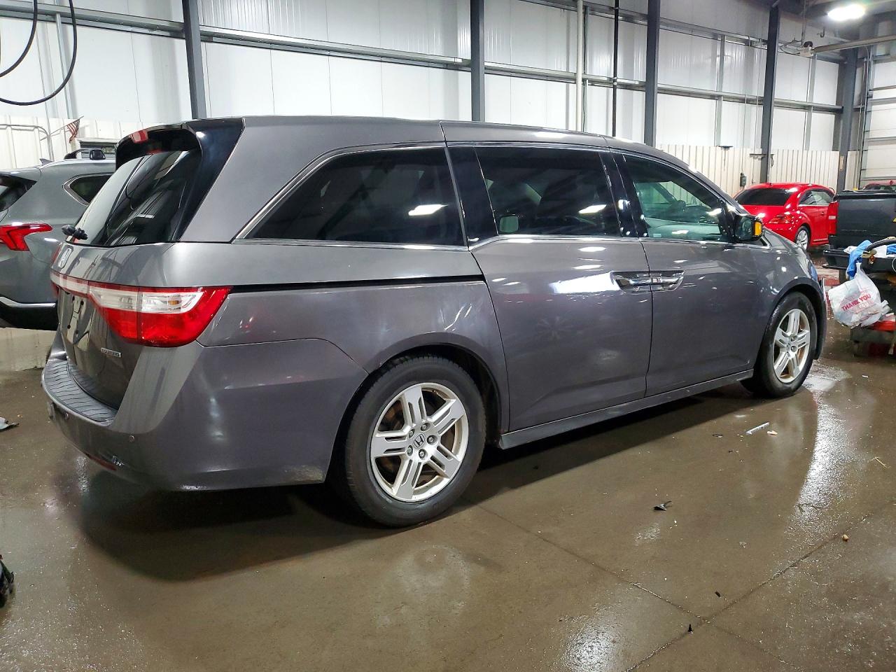 2013 Honda Odyssey Touring/touring Elite Gray vin: 5FNRL5H95DB023750
