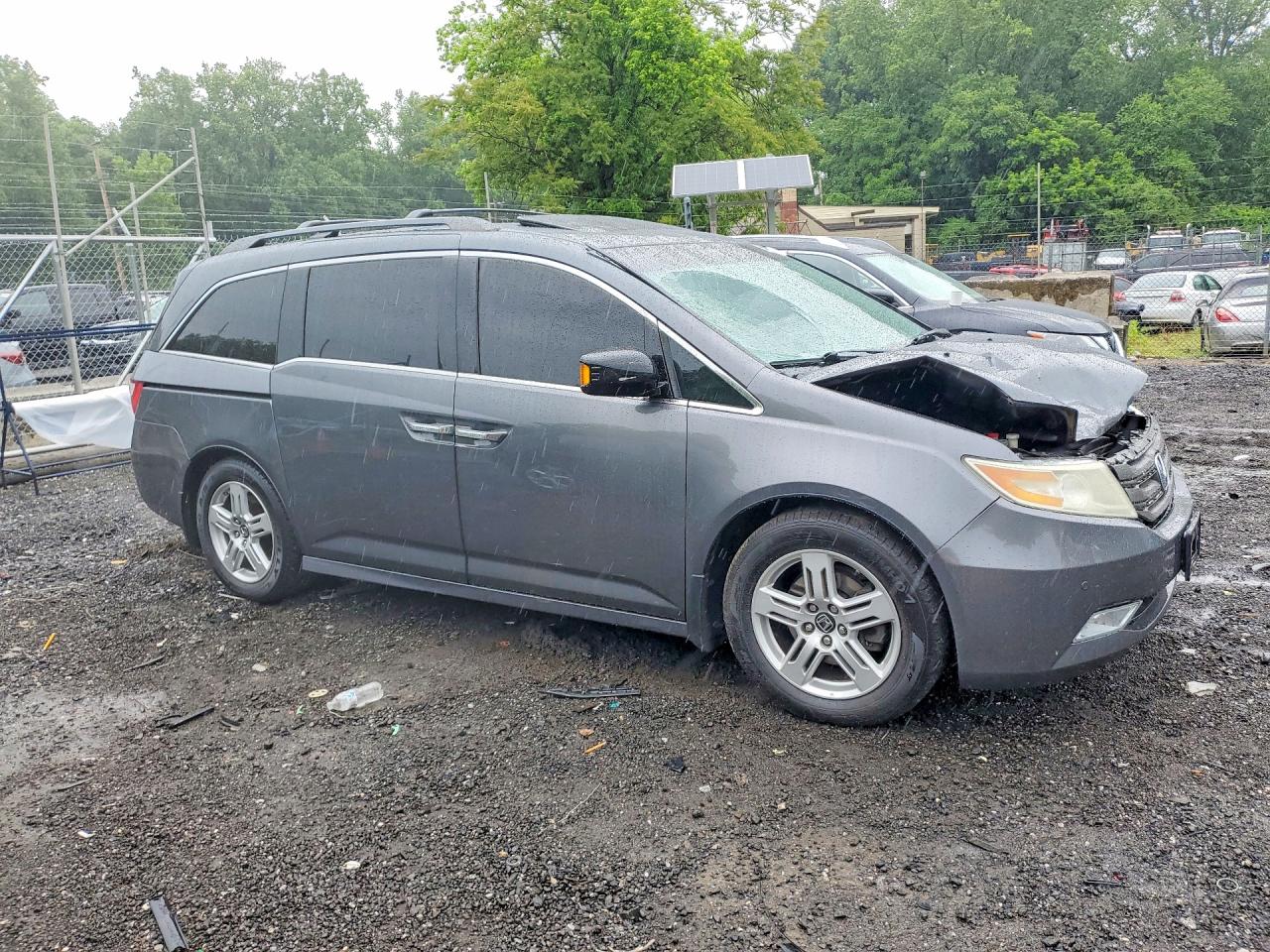 2013 Honda Odyssey Touring Gray vin: 5FNRL5H95DB027197