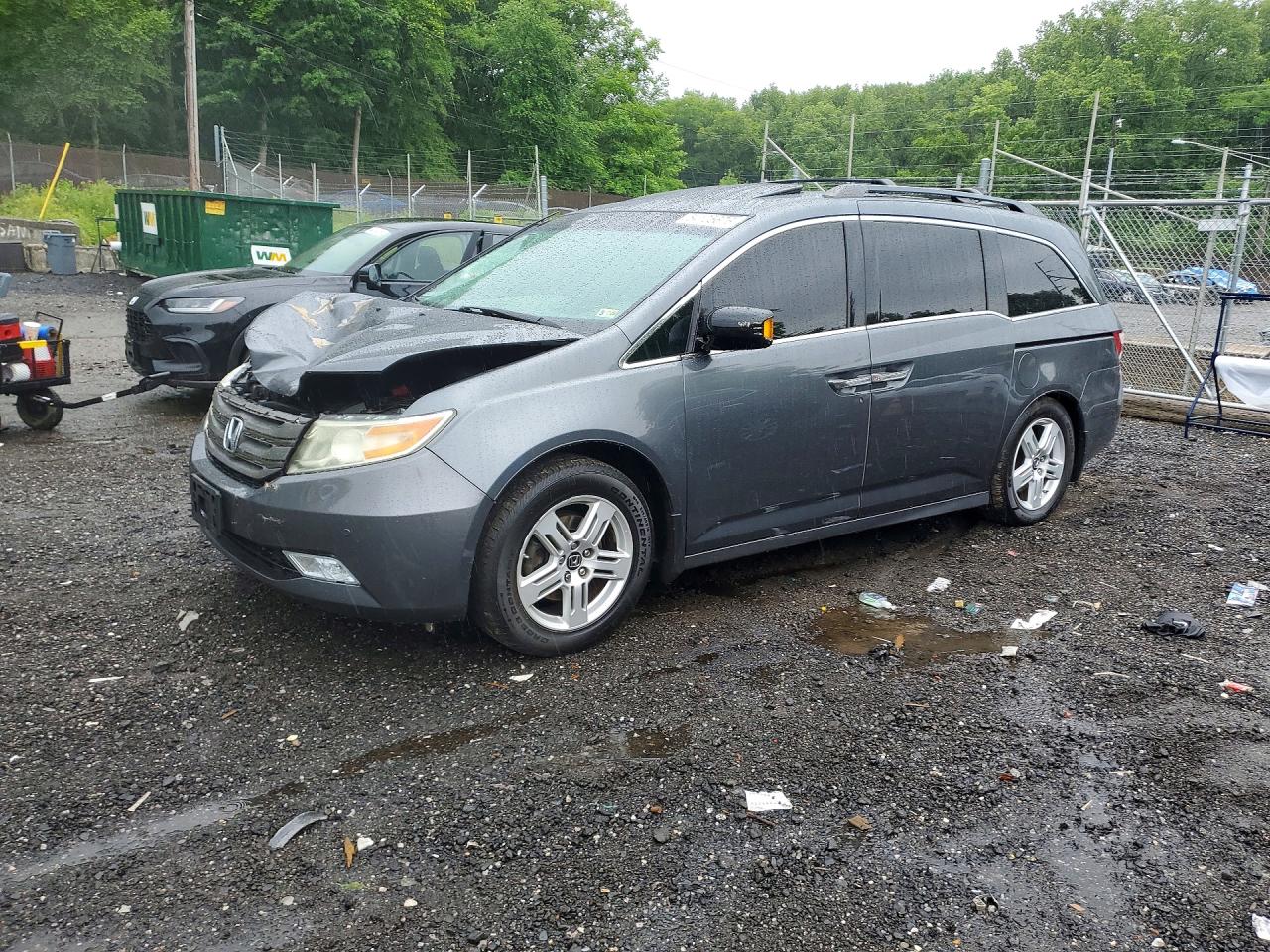 2013 Honda Odyssey Touring Gray vin: 5FNRL5H95DB027197