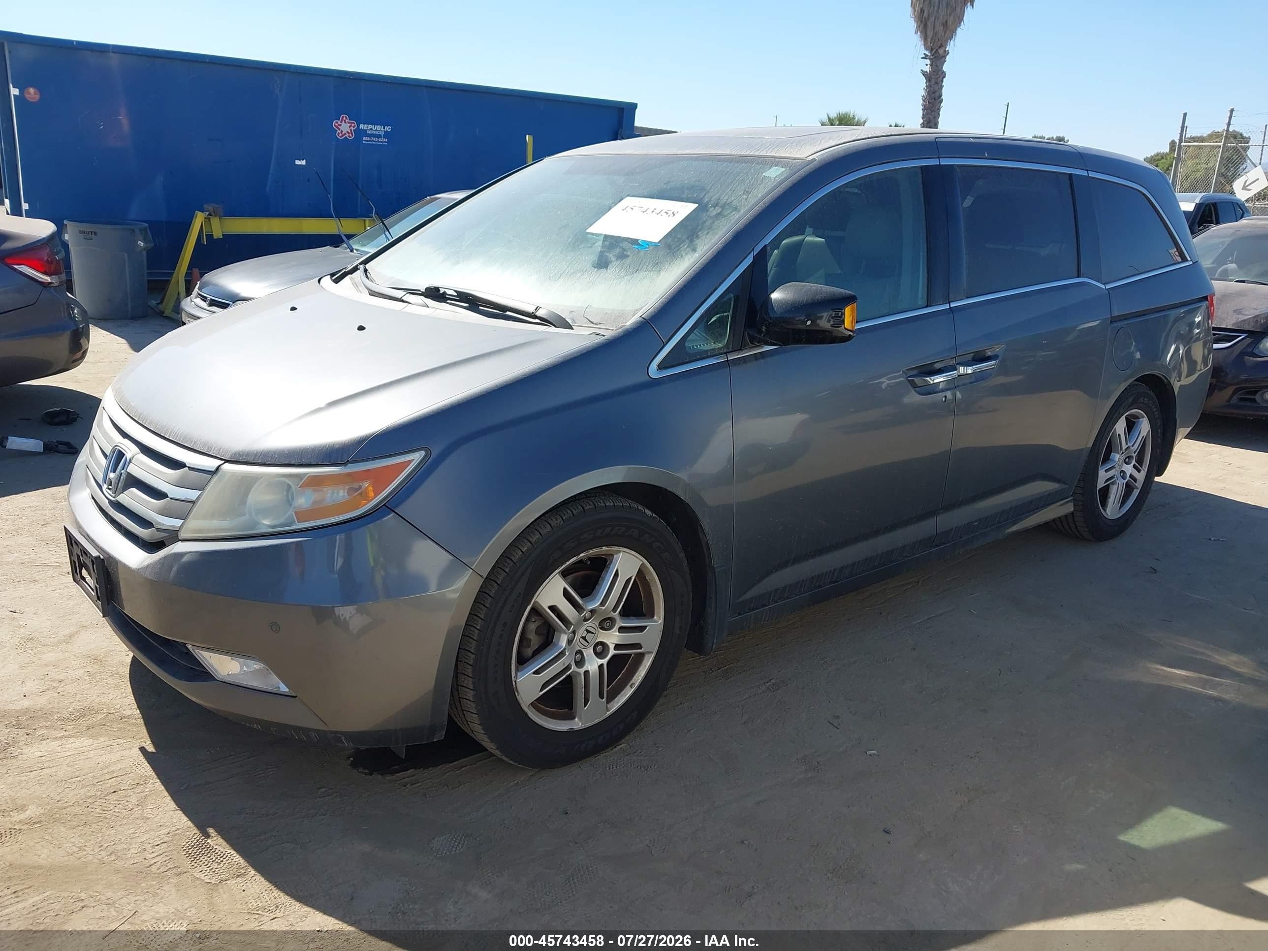 2013 Honda Odyssey Touring/touring Elite Gray vin: 5FNRL5H95DB061527