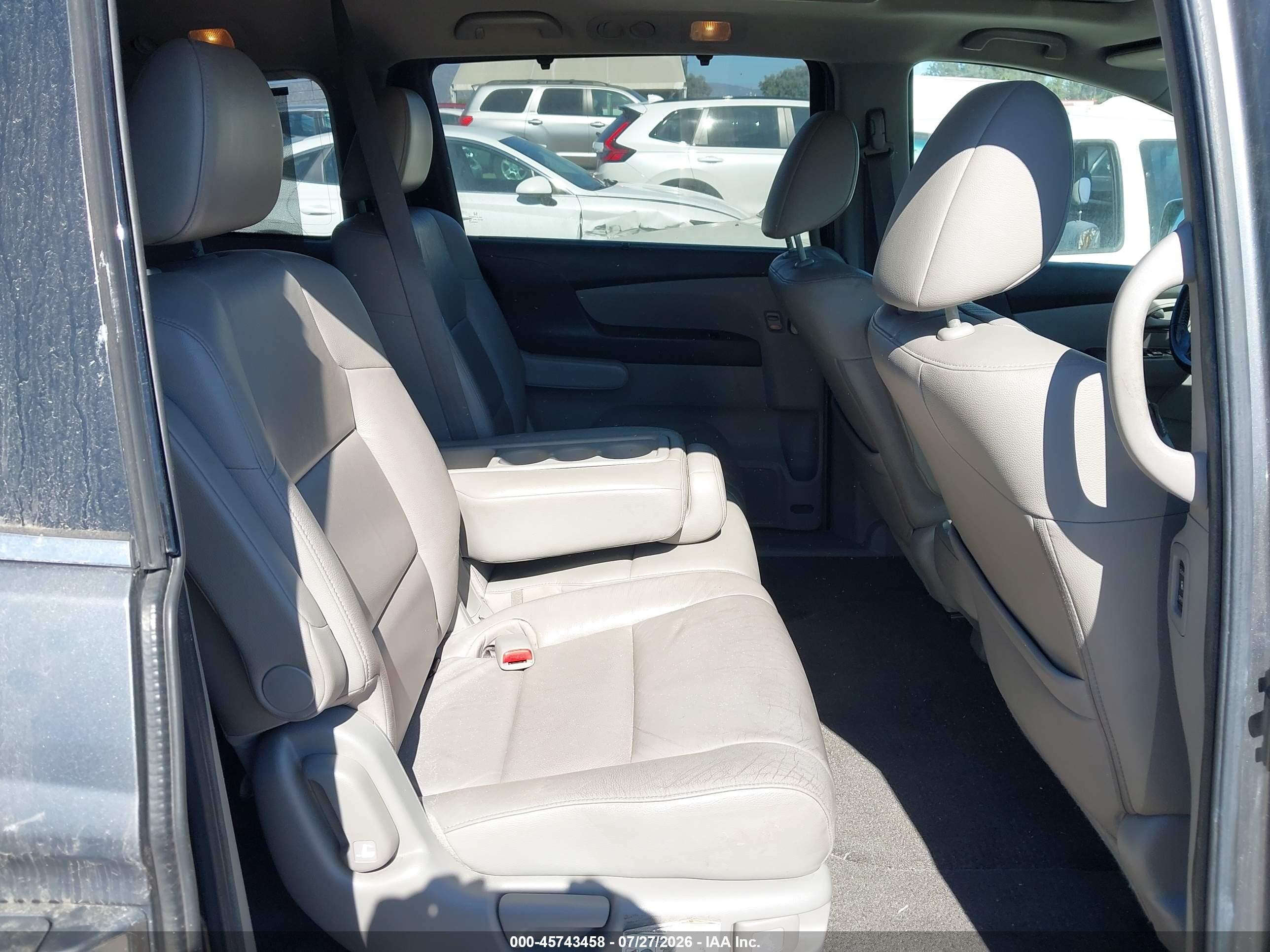 2013 Honda Odyssey Touring/touring Elite Gray vin: 5FNRL5H95DB061527
