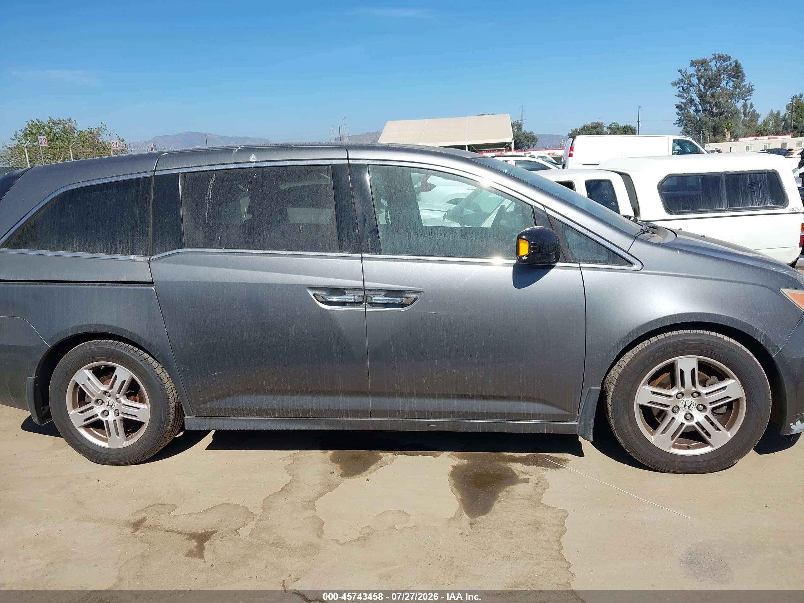 2013 Honda Odyssey Touring/touring Elite Gray vin: 5FNRL5H95DB061527