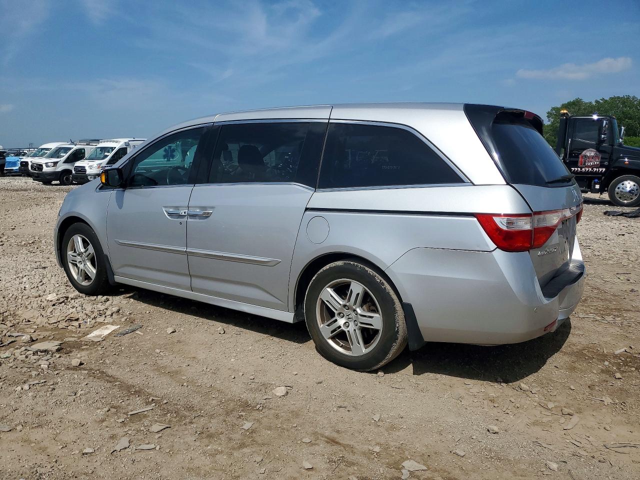 2013 Honda Odyssey Touring Silver vin: 5FNRL5H95DB089926