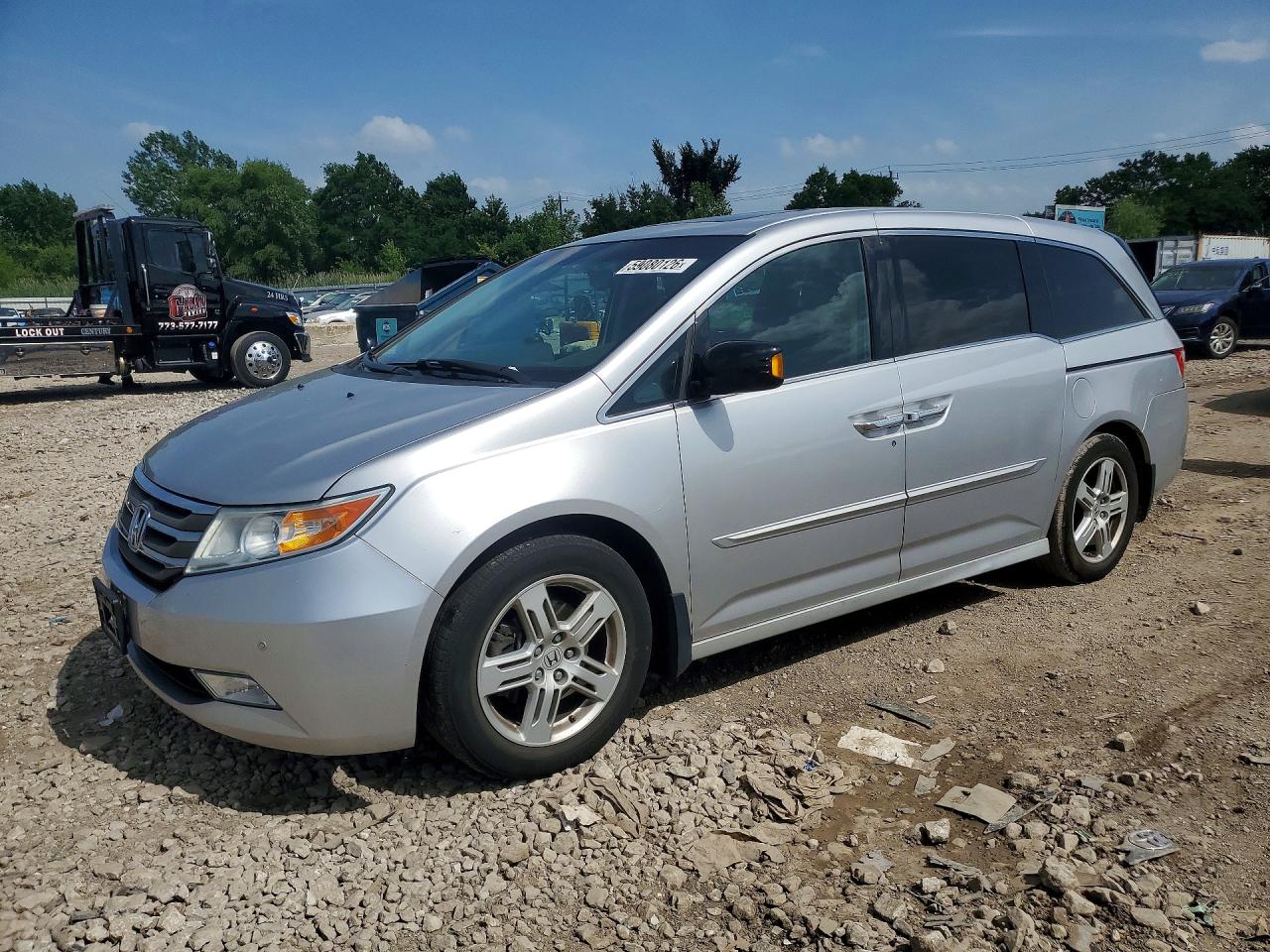 2013 Honda Odyssey Touring Silver vin: 5FNRL5H95DB089926