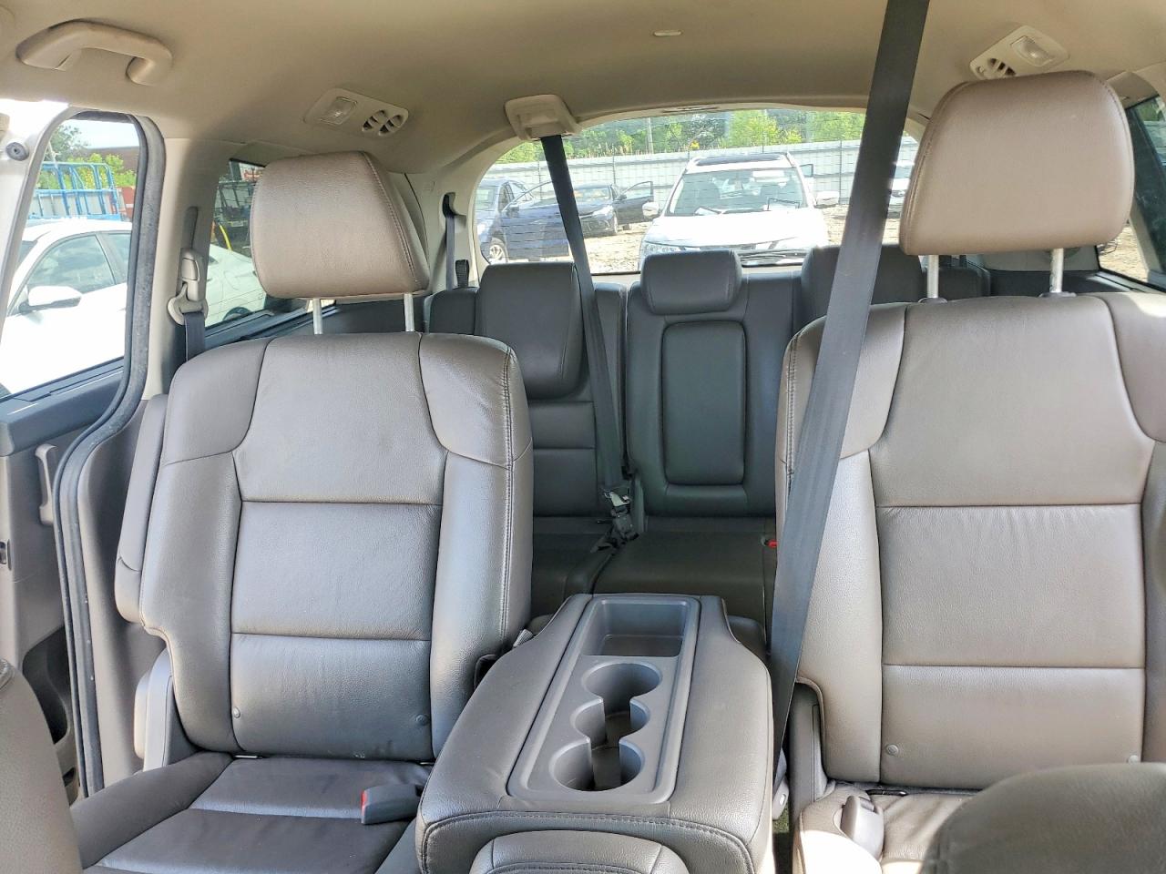 2013 Honda Odyssey Touring Silver vin: 5FNRL5H95DB089926