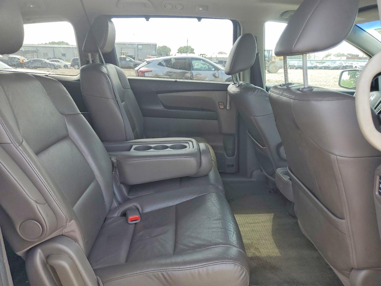 2013 Honda Odyssey Touring Silver vin: 5FNRL5H95DB089926