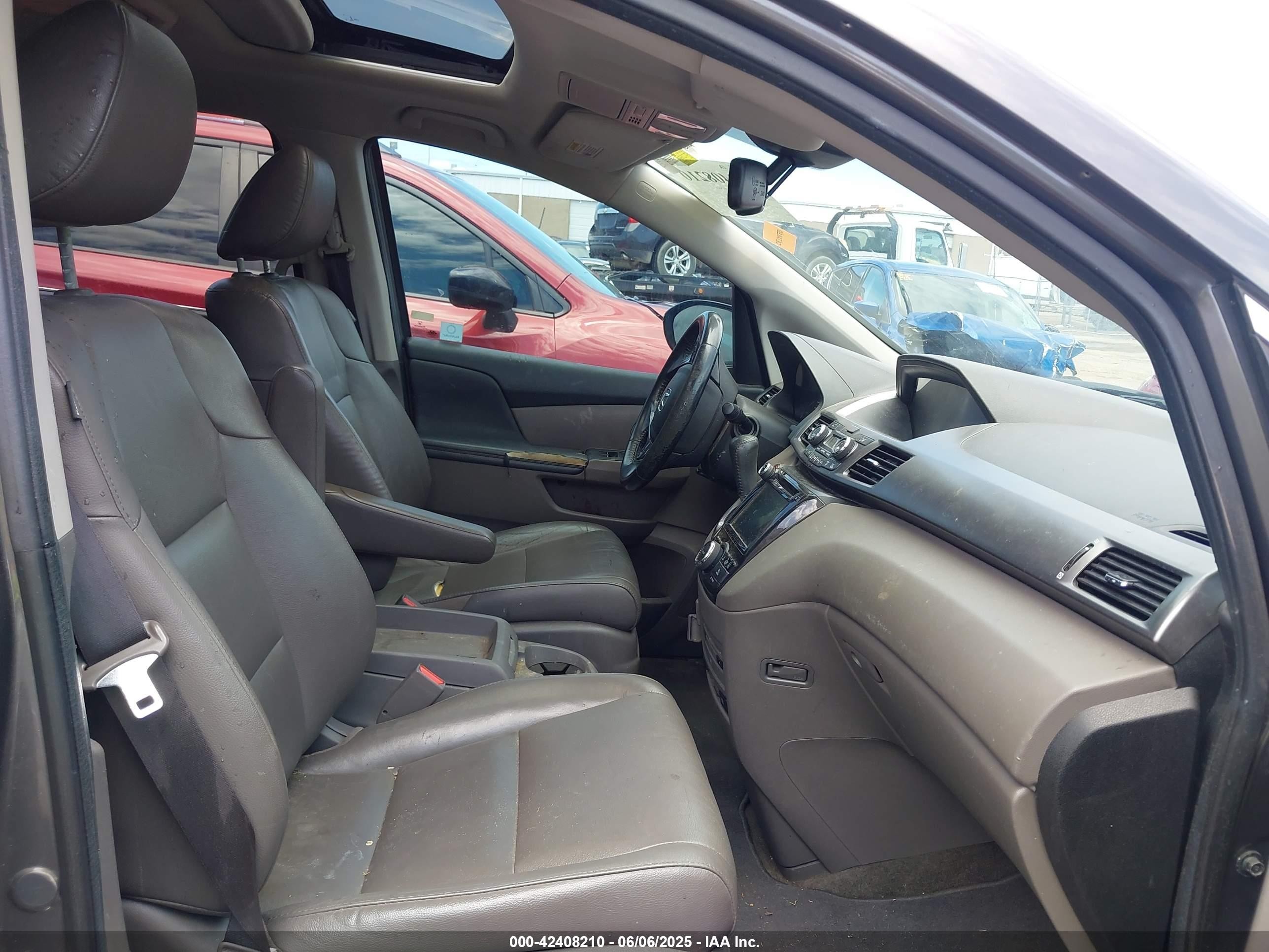 2014 Honda Odyssey Touring/touring Elite Gray vin: 5FNRL5H95EB020302