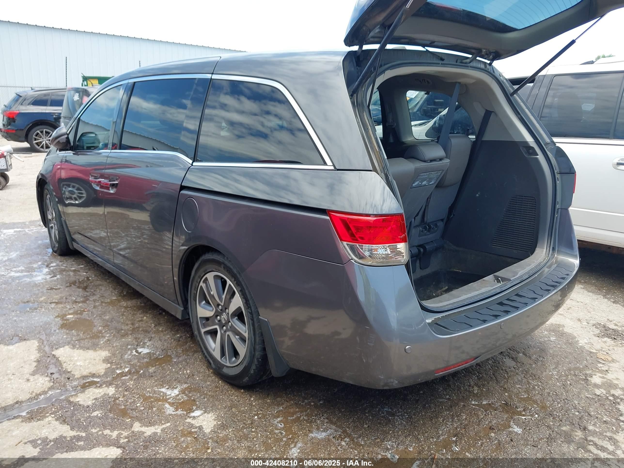 2014 Honda Odyssey Touring/touring Elite Gray vin: 5FNRL5H95EB020302