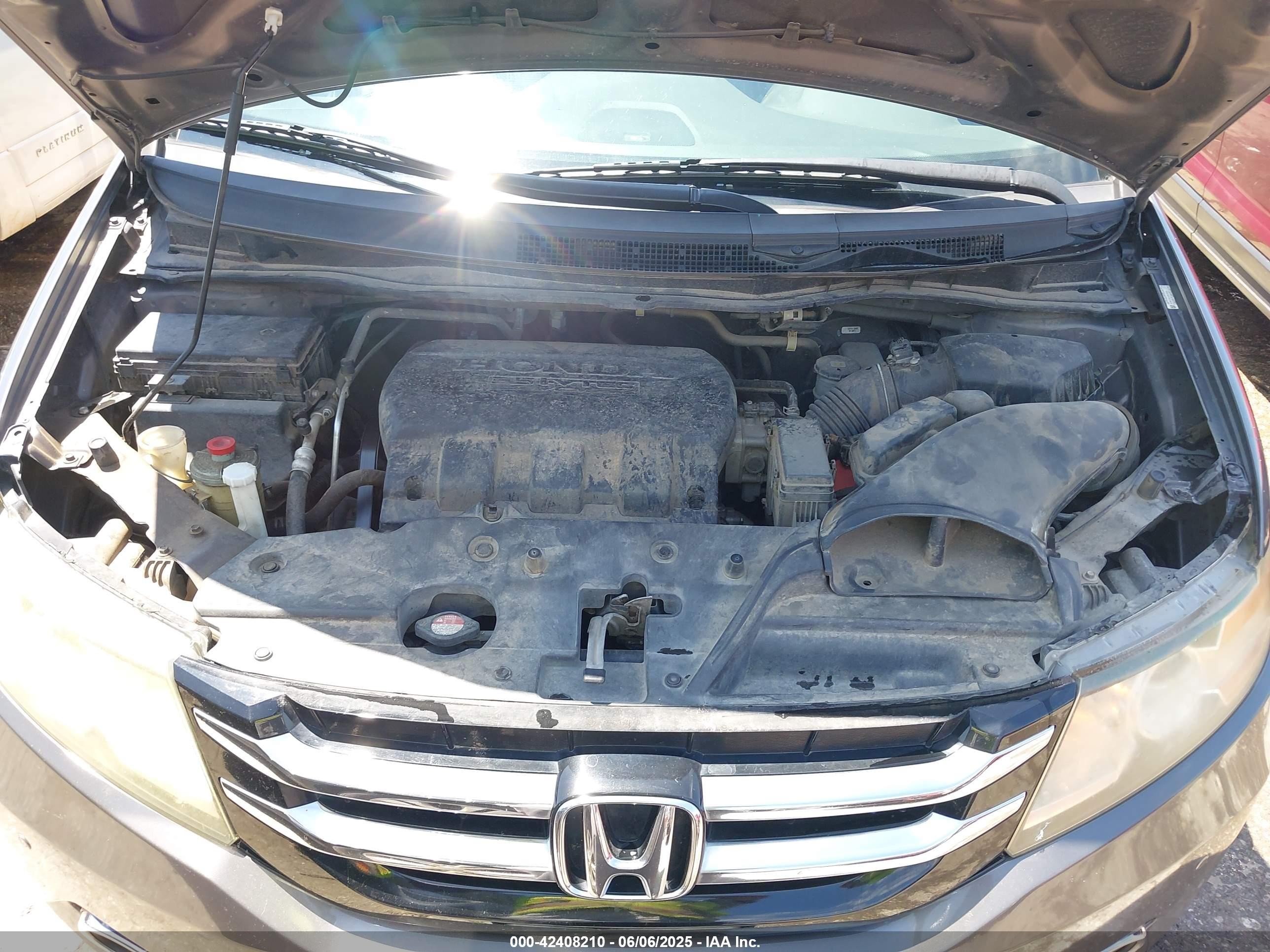 2014 Honda Odyssey Touring/touring Elite Gray vin: 5FNRL5H95EB020302