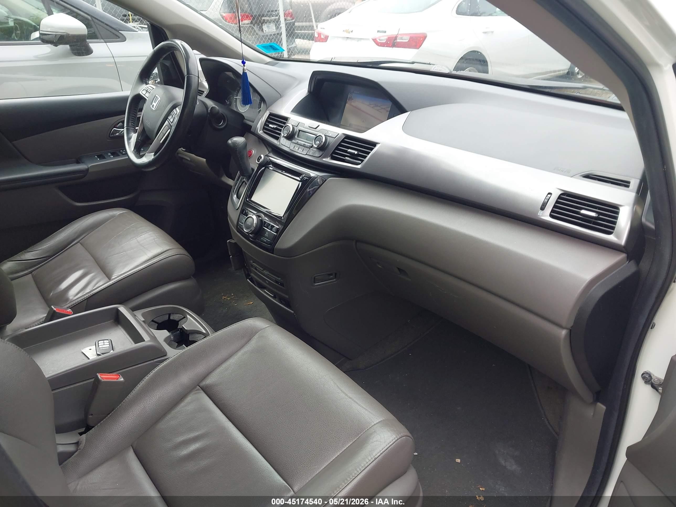 2014 Honda Odyssey Touring/touring Elite White vin: 5FNRL5H95EB021370