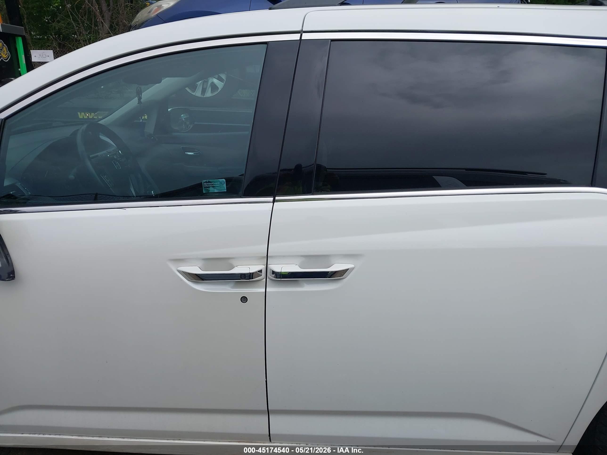 2014 Honda Odyssey Touring/touring Elite White vin: 5FNRL5H95EB021370