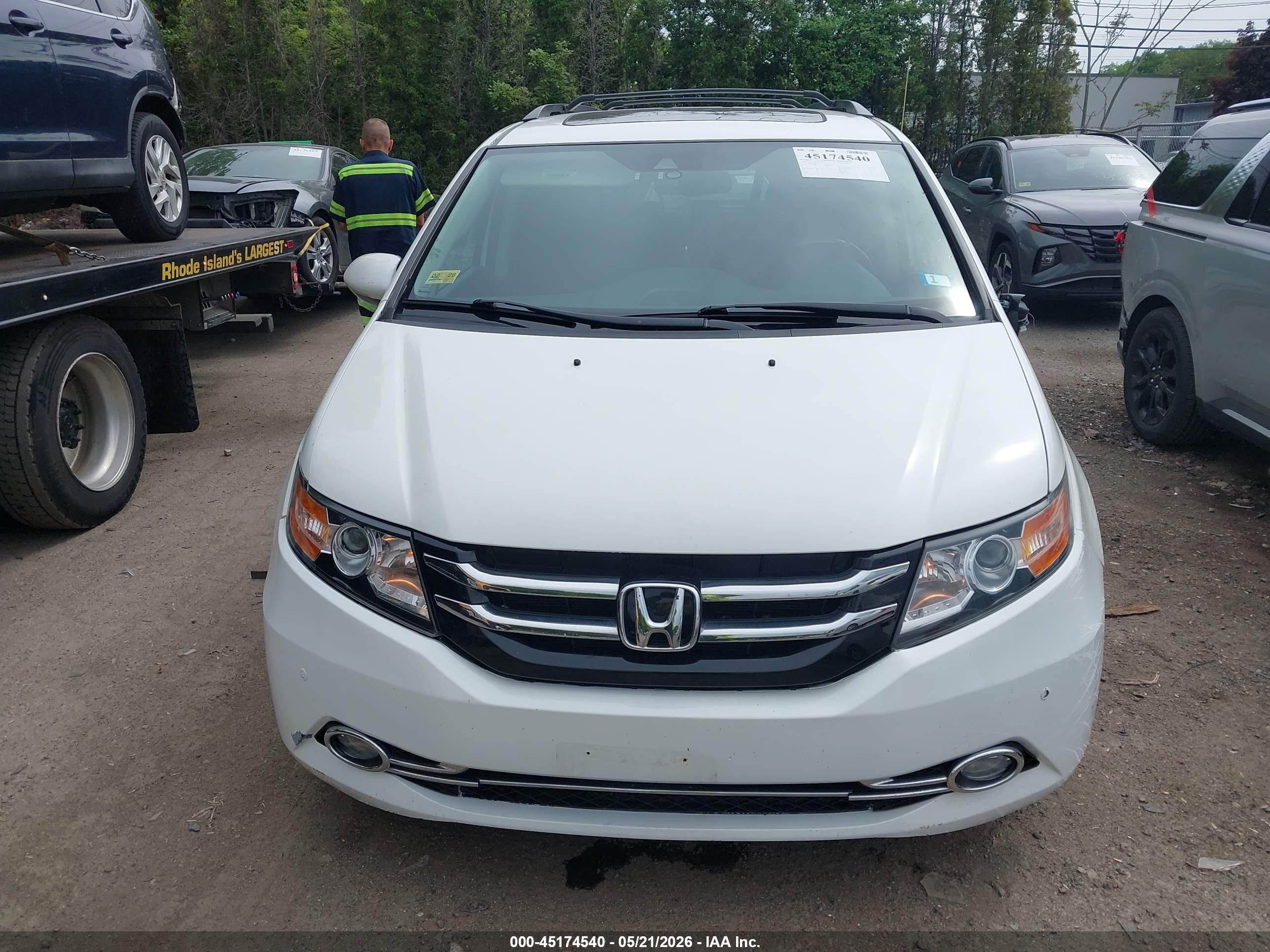 2014 Honda Odyssey Touring/touring Elite White vin: 5FNRL5H95EB021370