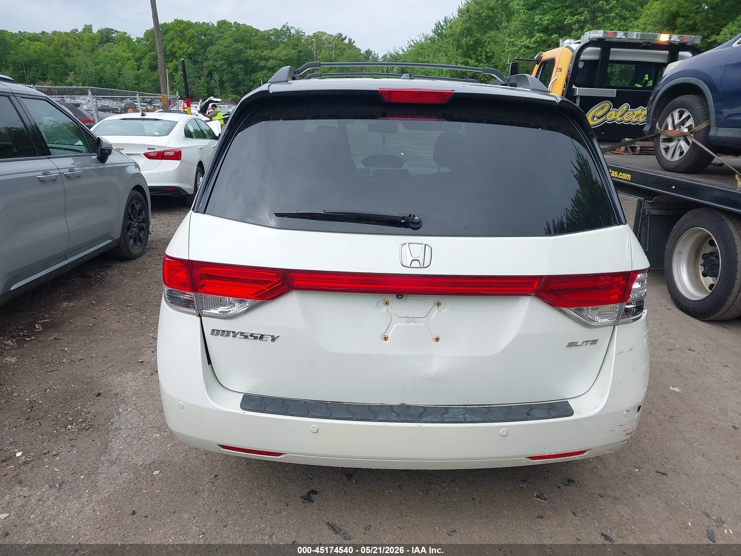 2014 Honda Odyssey Touring/touring Elite White vin: 5FNRL5H95EB021370