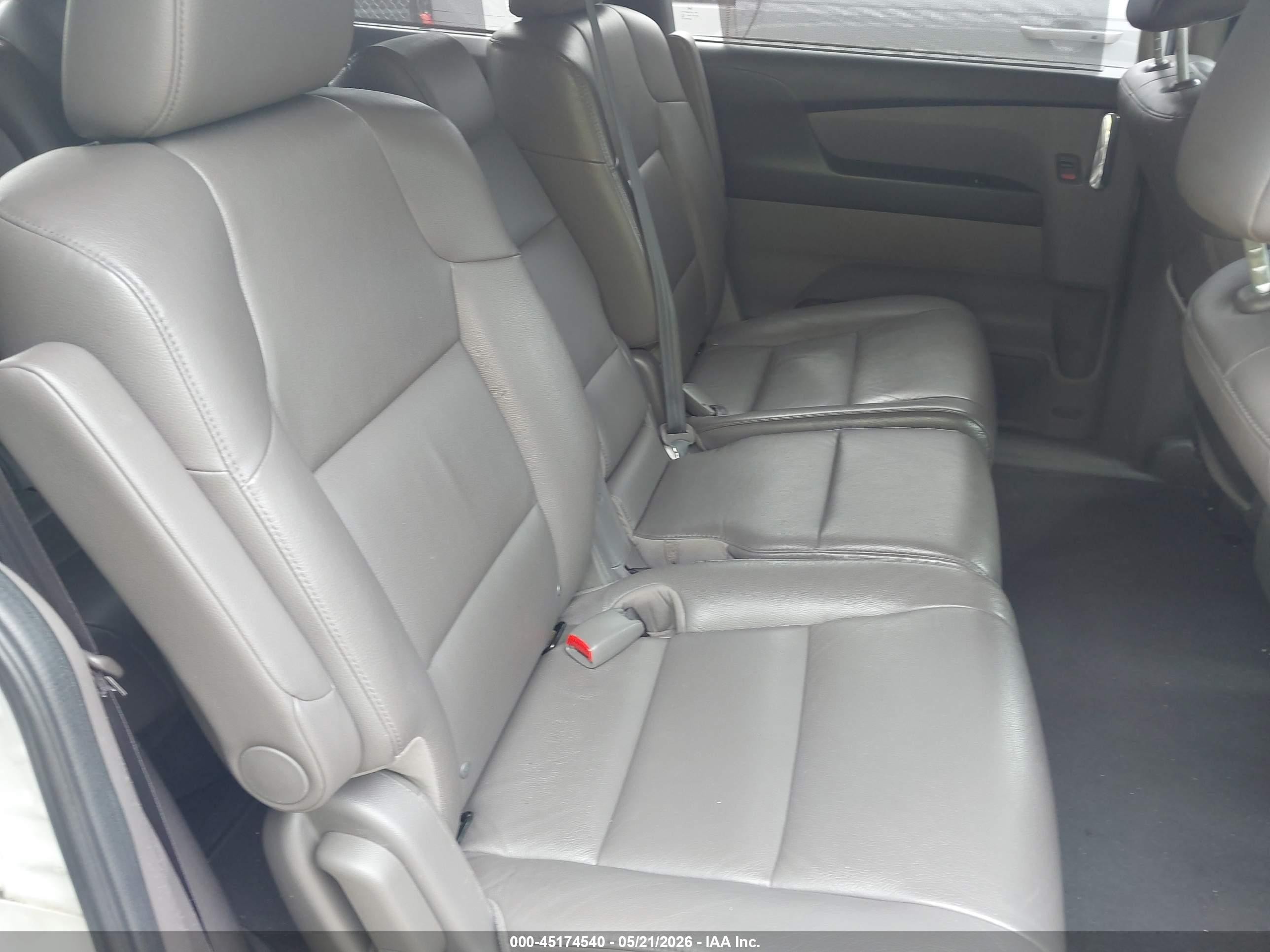 2014 Honda Odyssey Touring/touring Elite White vin: 5FNRL5H95EB021370
