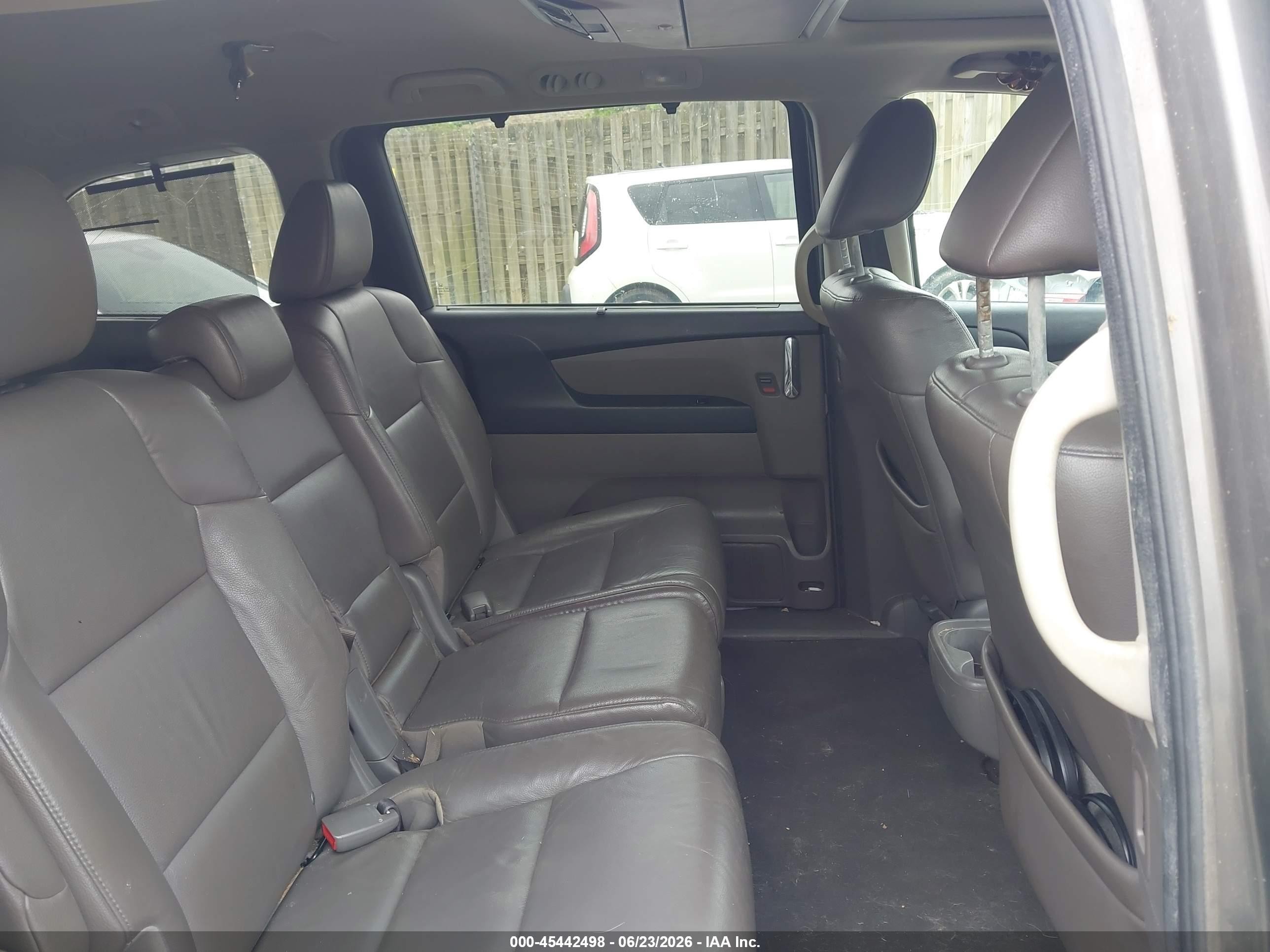 2014 Honda Odyssey Touring/touring Elite Gray vin: 5FNRL5H95EB032661