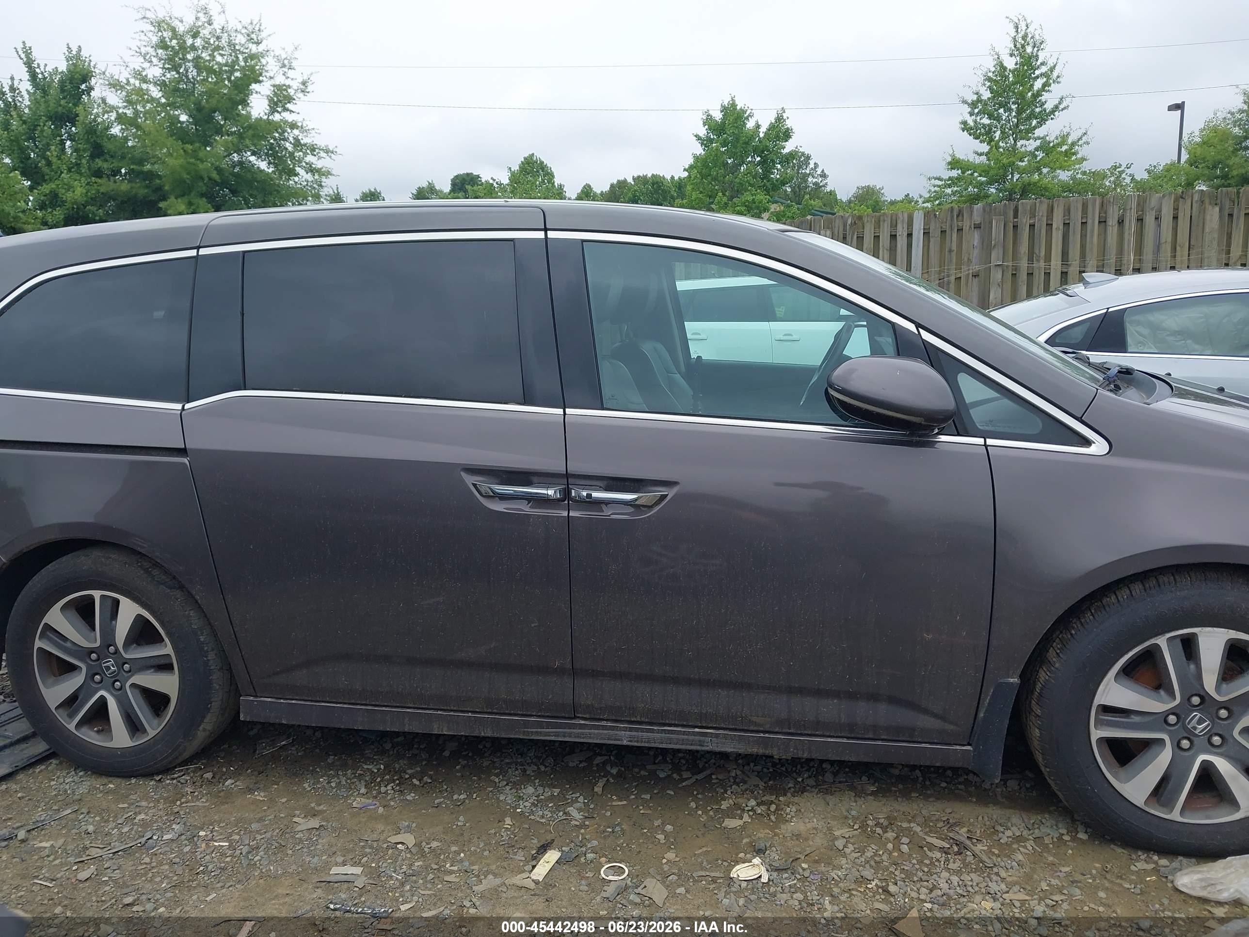 2014 Honda Odyssey Touring/touring Elite Gray vin: 5FNRL5H95EB032661