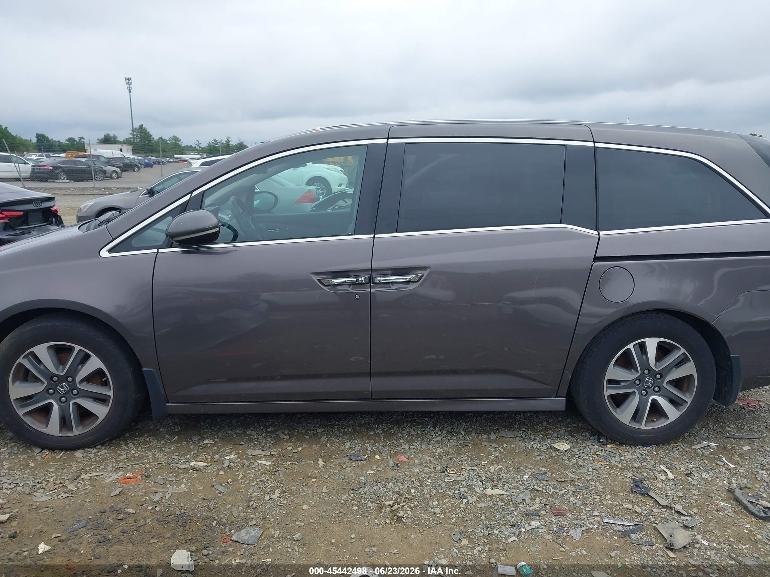 2014 Honda Odyssey Touring/touring Elite Gray vin: 5FNRL5H95EB032661