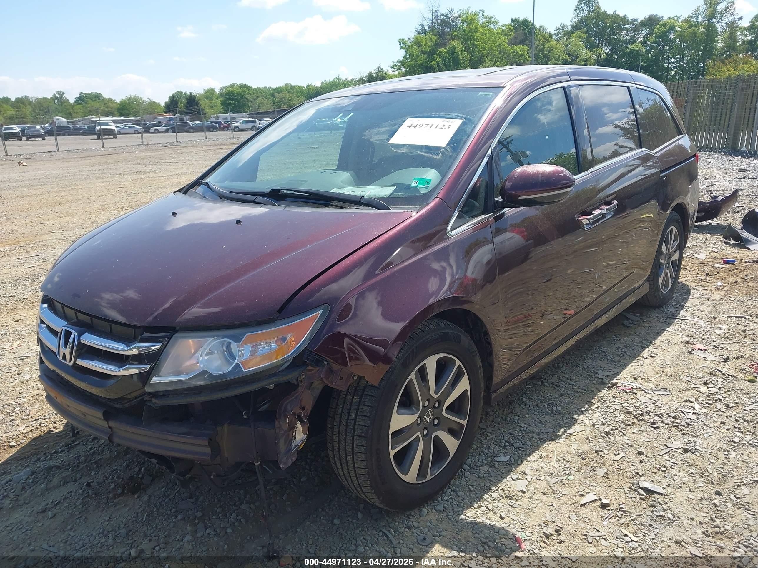2014 Honda Odyssey Touring/touring Elite Maroon vin: 5FNRL5H95EB040792