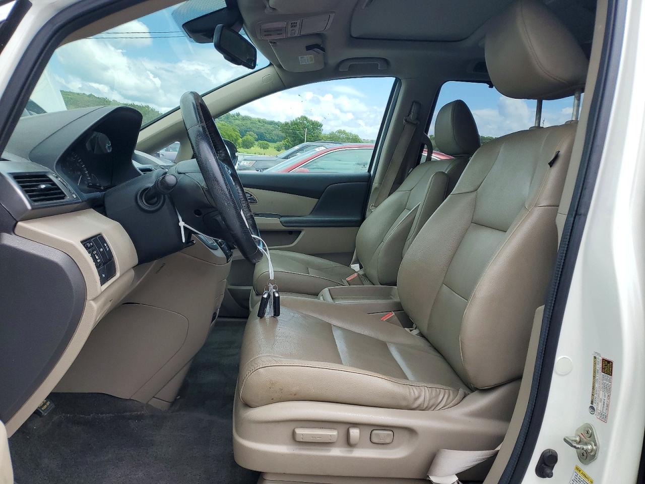 2014 Honda Odyssey Touring White vin: 5FNRL5H95EB059763