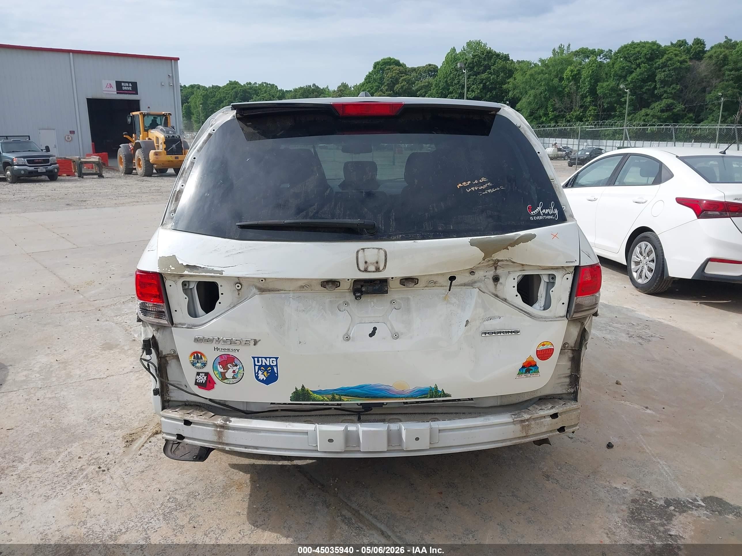 2014 Honda Odyssey Touring/touring Elite White vin: 5FNRL5H95EB089071