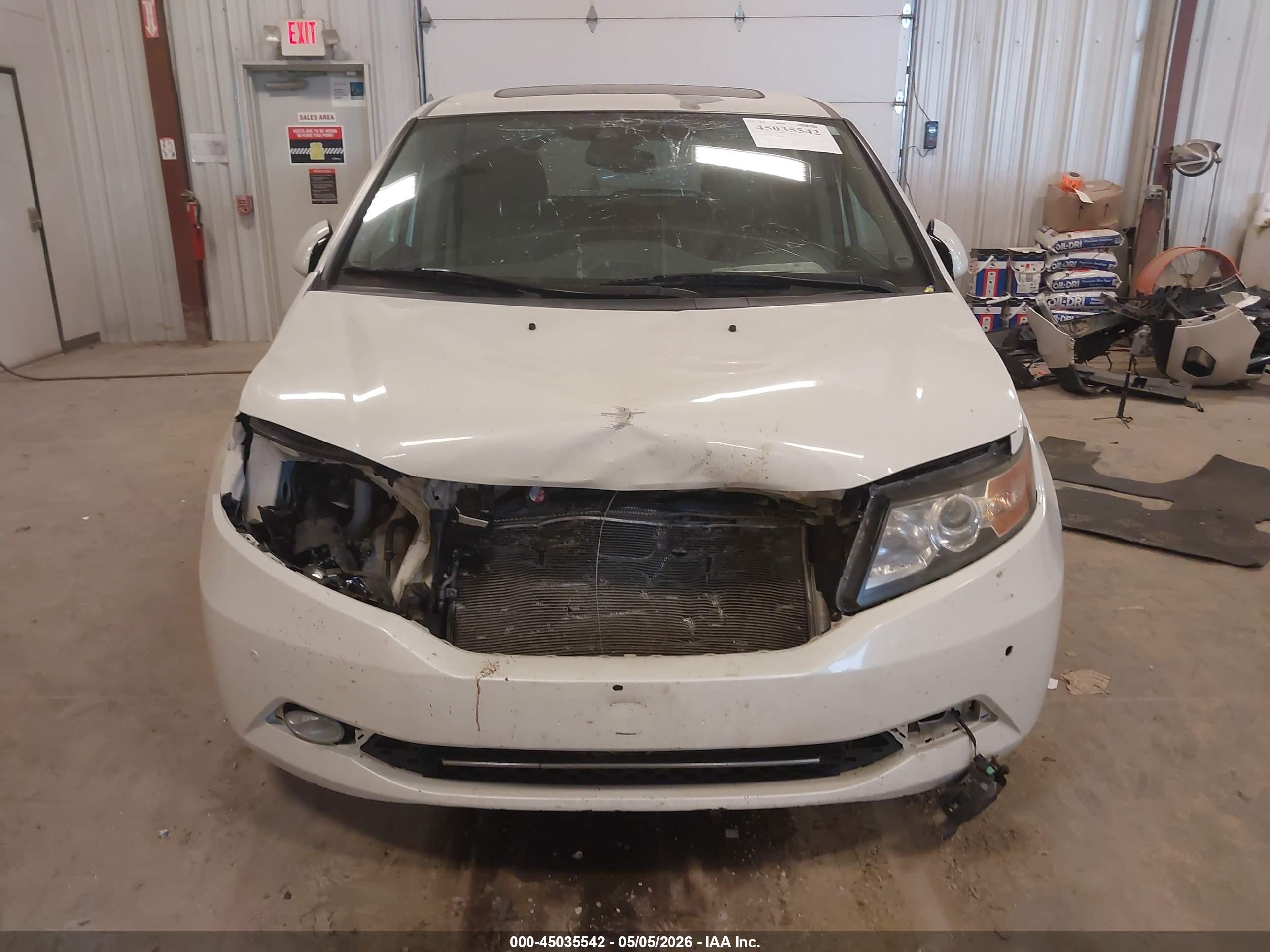 2014 Honda Odyssey Touring/touring Elite White vin: 5FNRL5H95EB101882