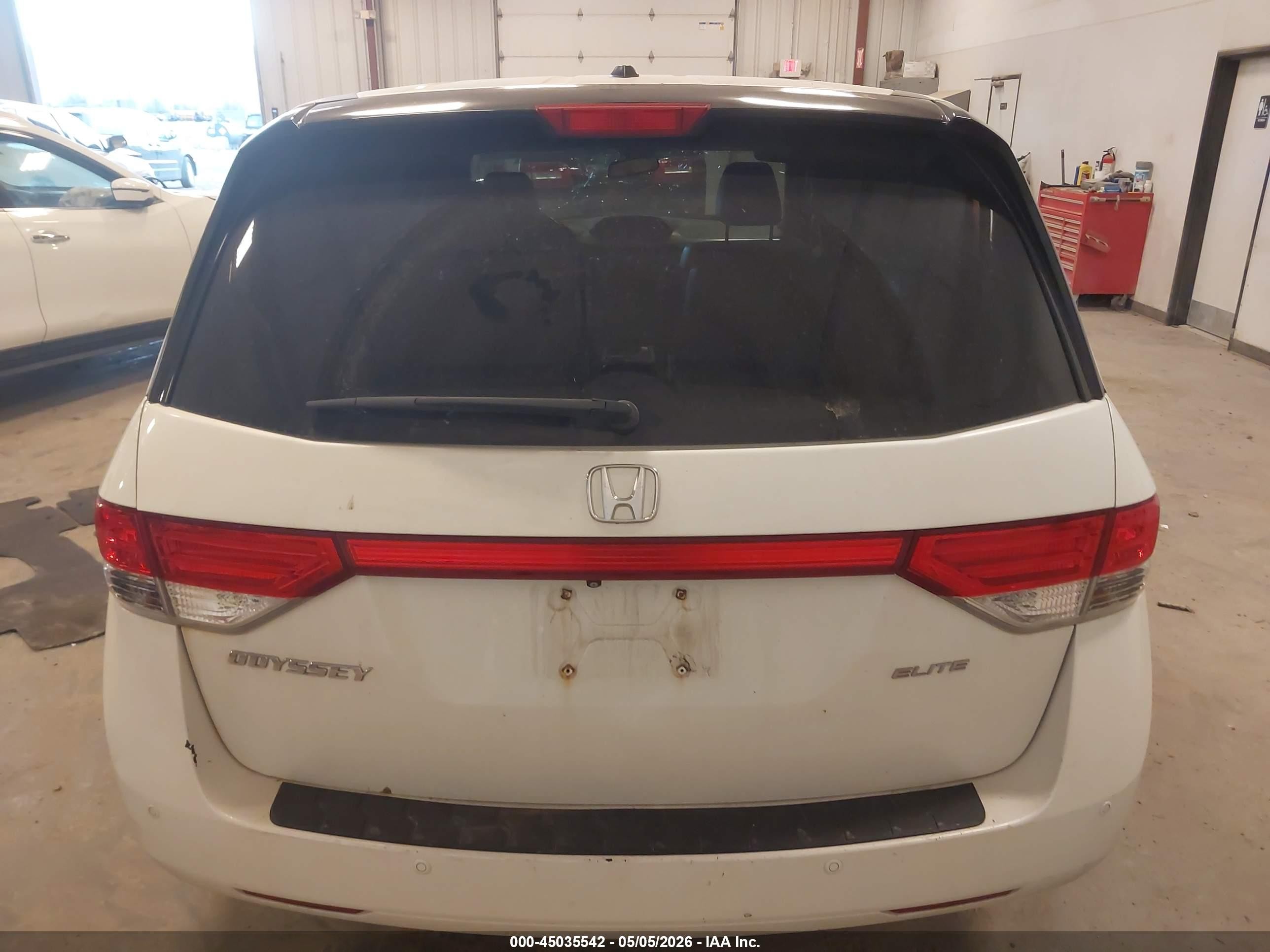 2014 Honda Odyssey Touring/touring Elite White vin: 5FNRL5H95EB101882