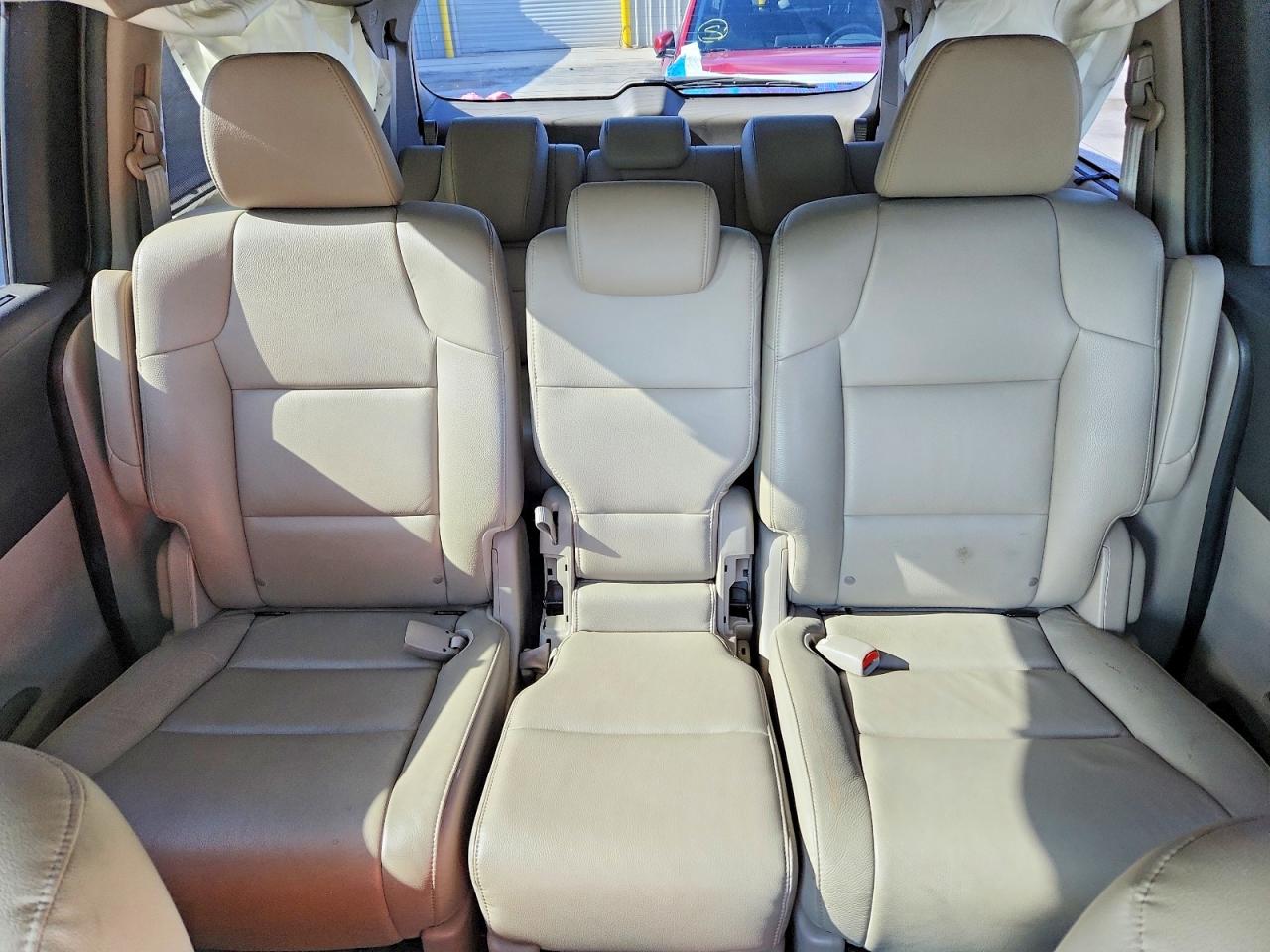 2014 Honda Odyssey Touring/touring Elite Burgundy vin: 5FNRL5H95EB115569